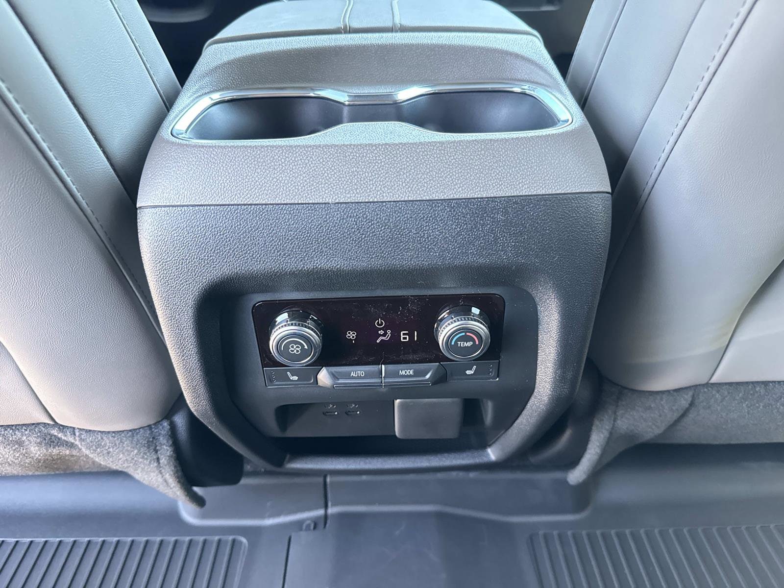 2026 GMC Acadia Elevation - Photo 18