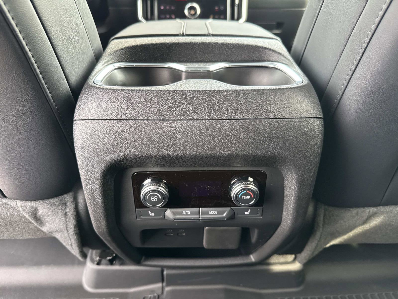 2026 GMC Acadia Elevation - Photo 18