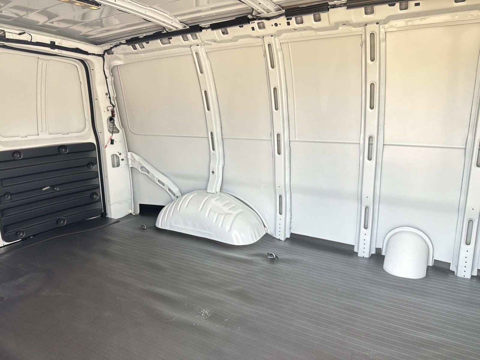 2026 GMC Savana Cargo Work Van - Photo 15