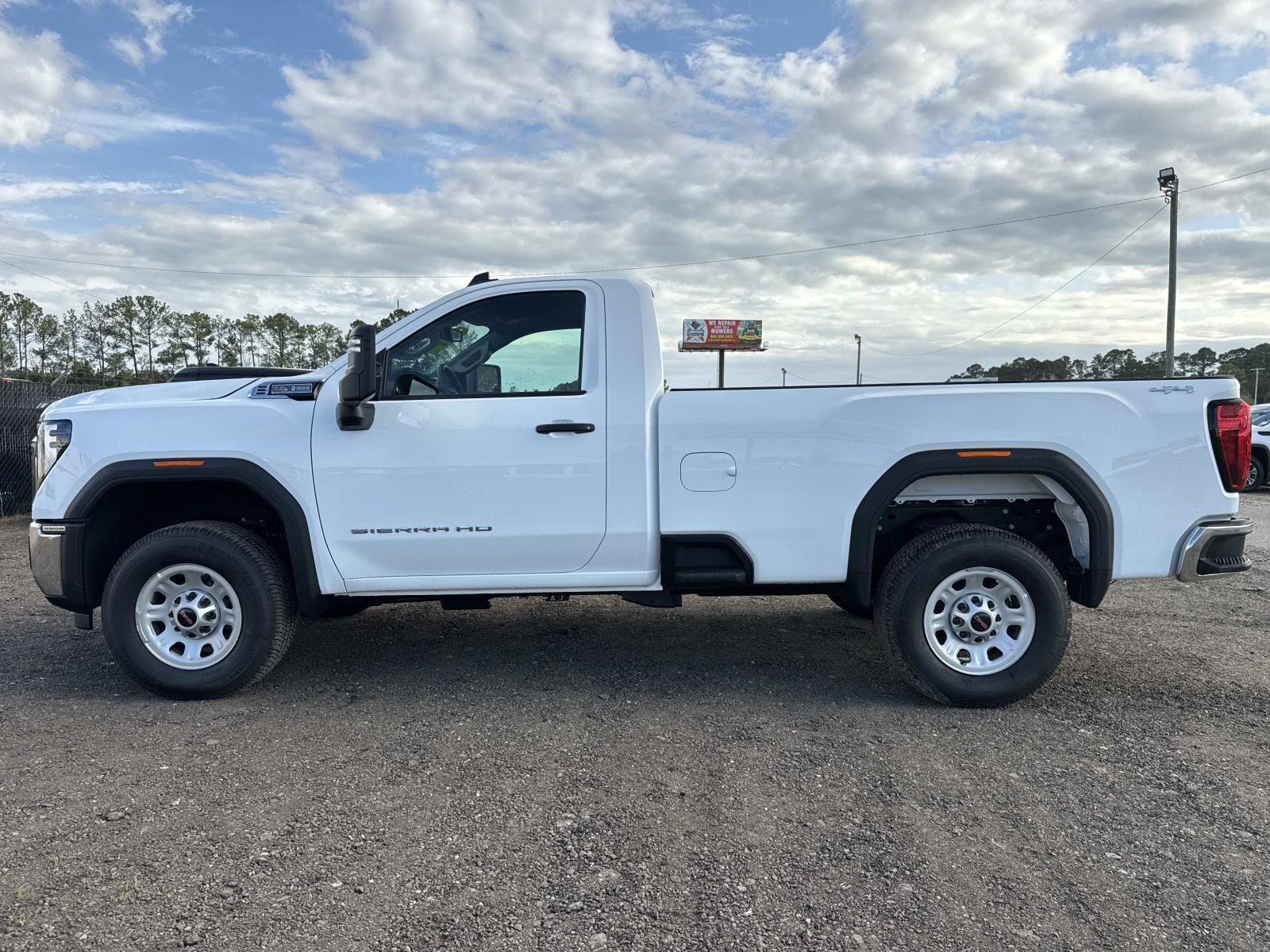 2025 GMC Sierra 3500HD Pro - Photo 6