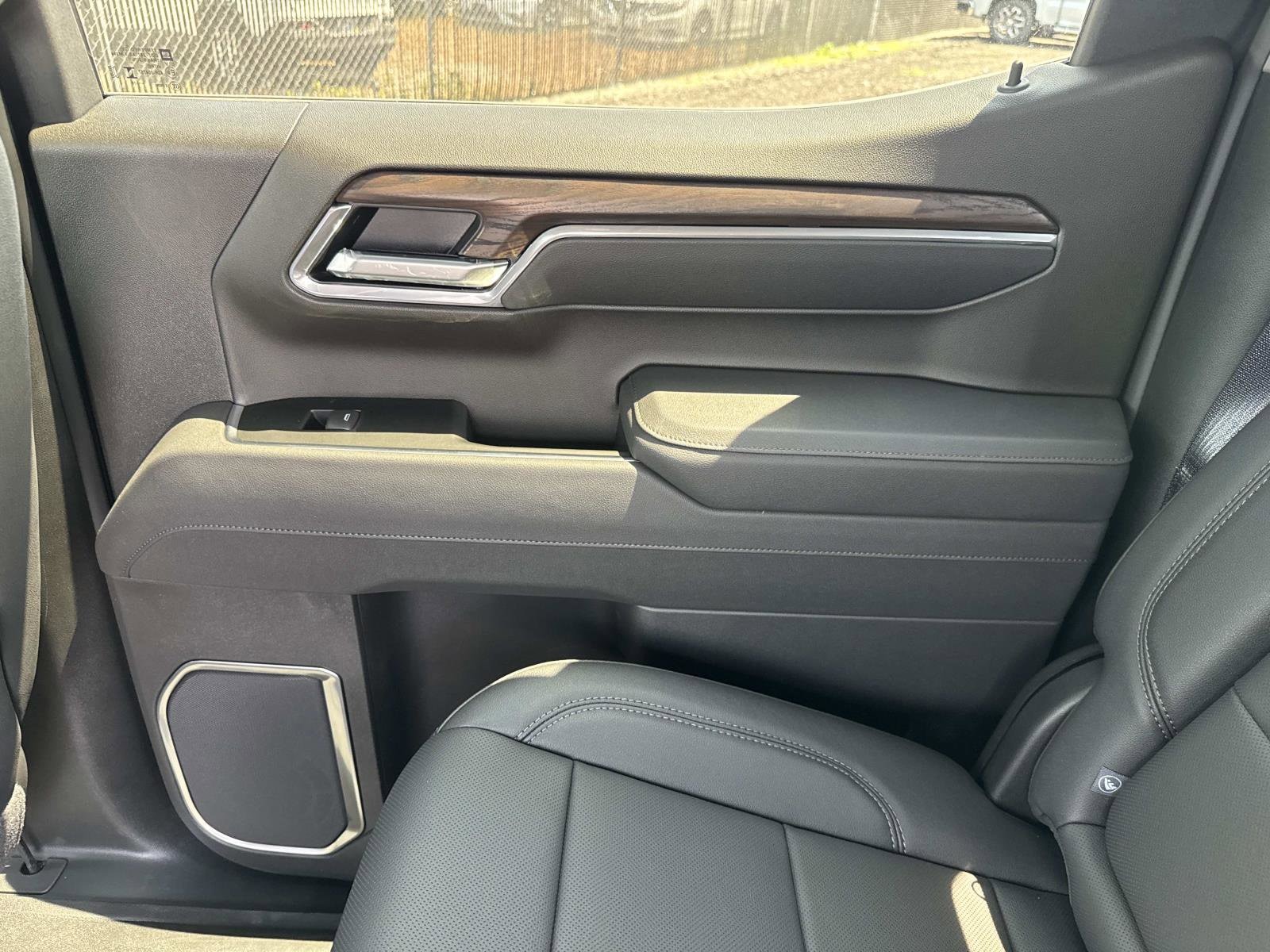 2026 GMC Sierra 1500 SLT - Photo 18