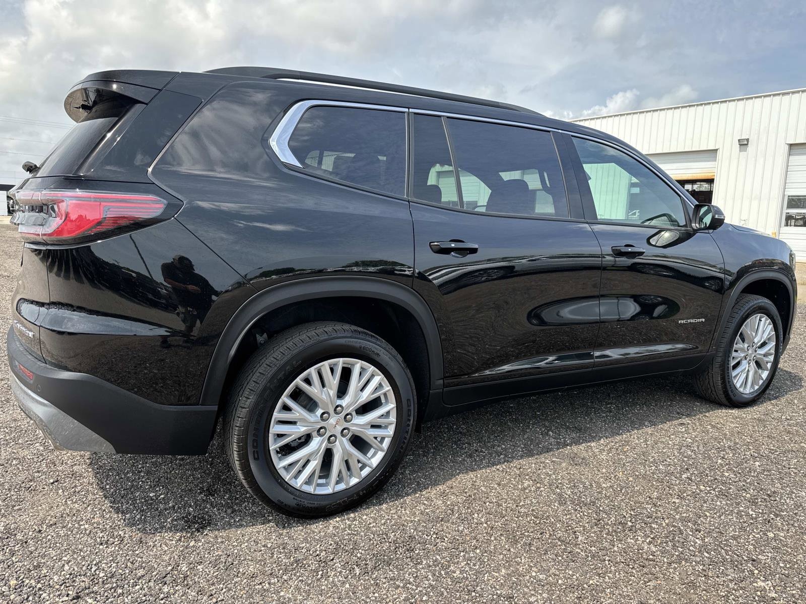 2026 GMC Acadia Elevation - Photo 3