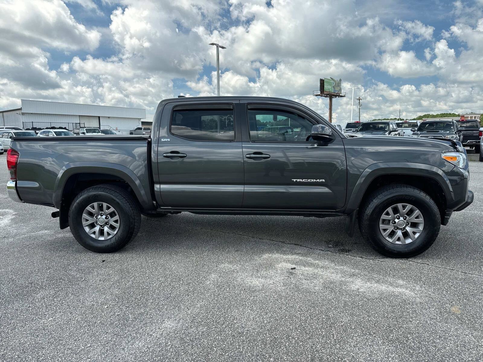 2019 Toyota Tacoma SR5 photo 2