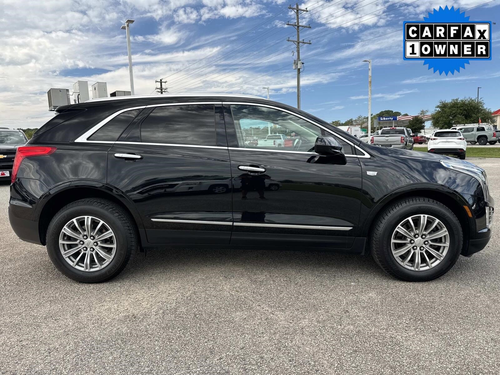 2019 Cadillac XT5 Luxury photo 2