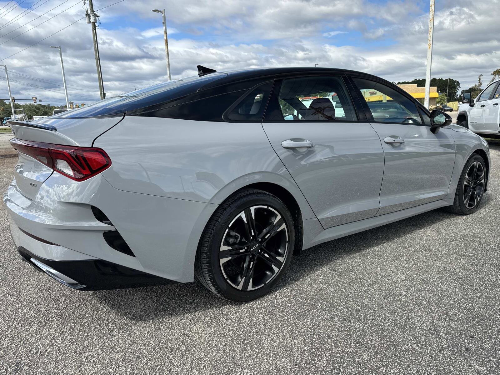 2024 Kia K5 GT-Line photo 3