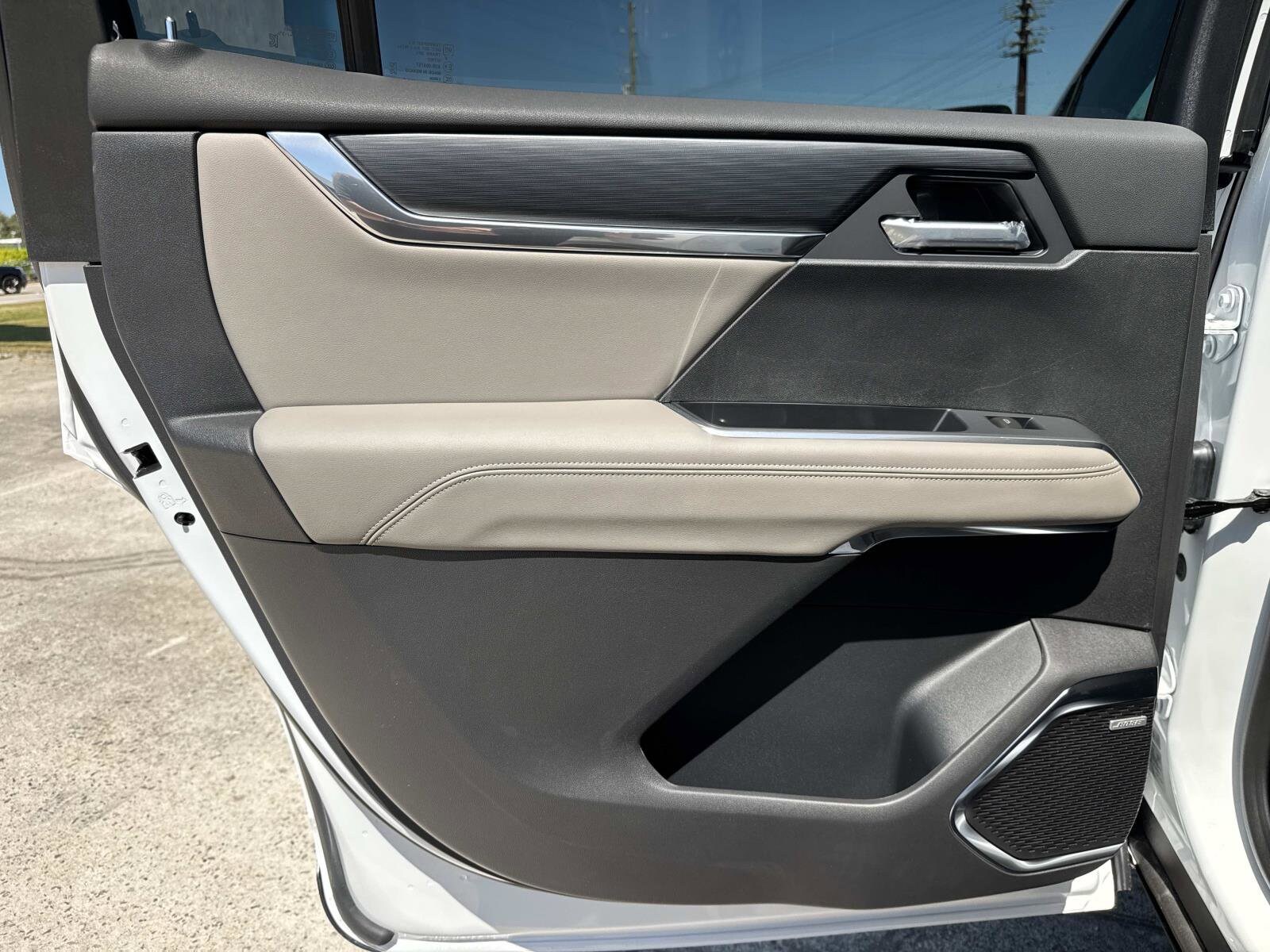 2026 GMC Acadia Elevation - Photo 12