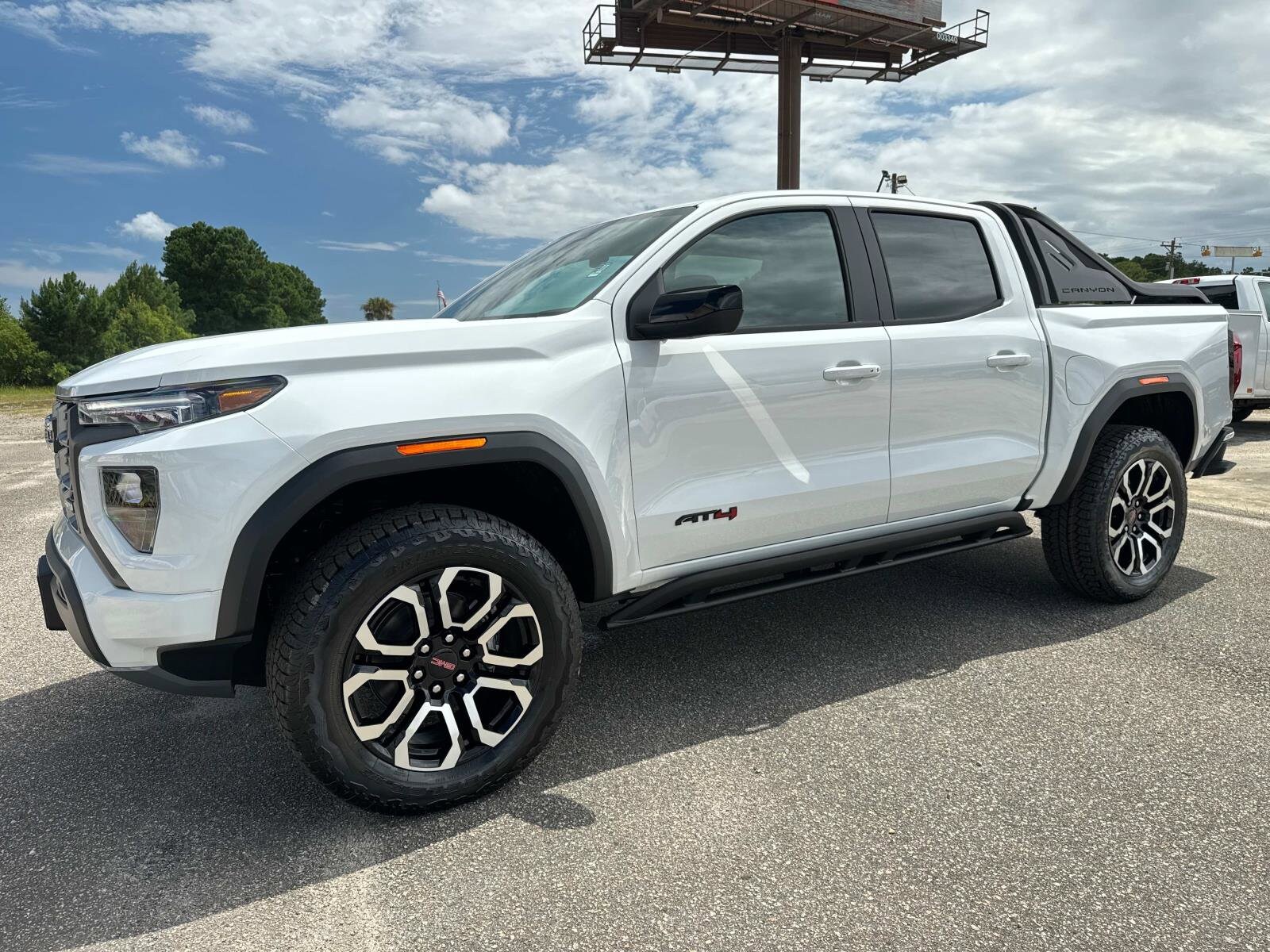 2025 GMC Canyon AT4 - Photo 7