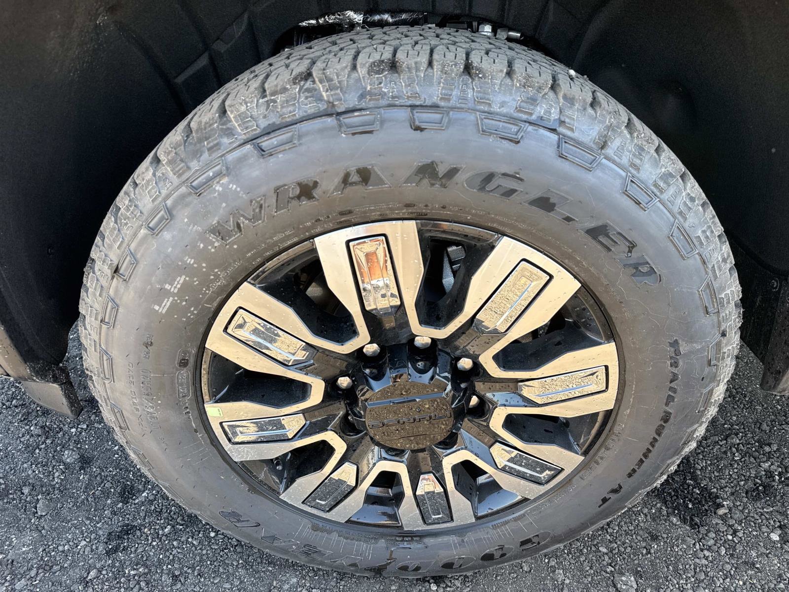 2026 GMC Sierra 2500HD Denali - Photo 10
