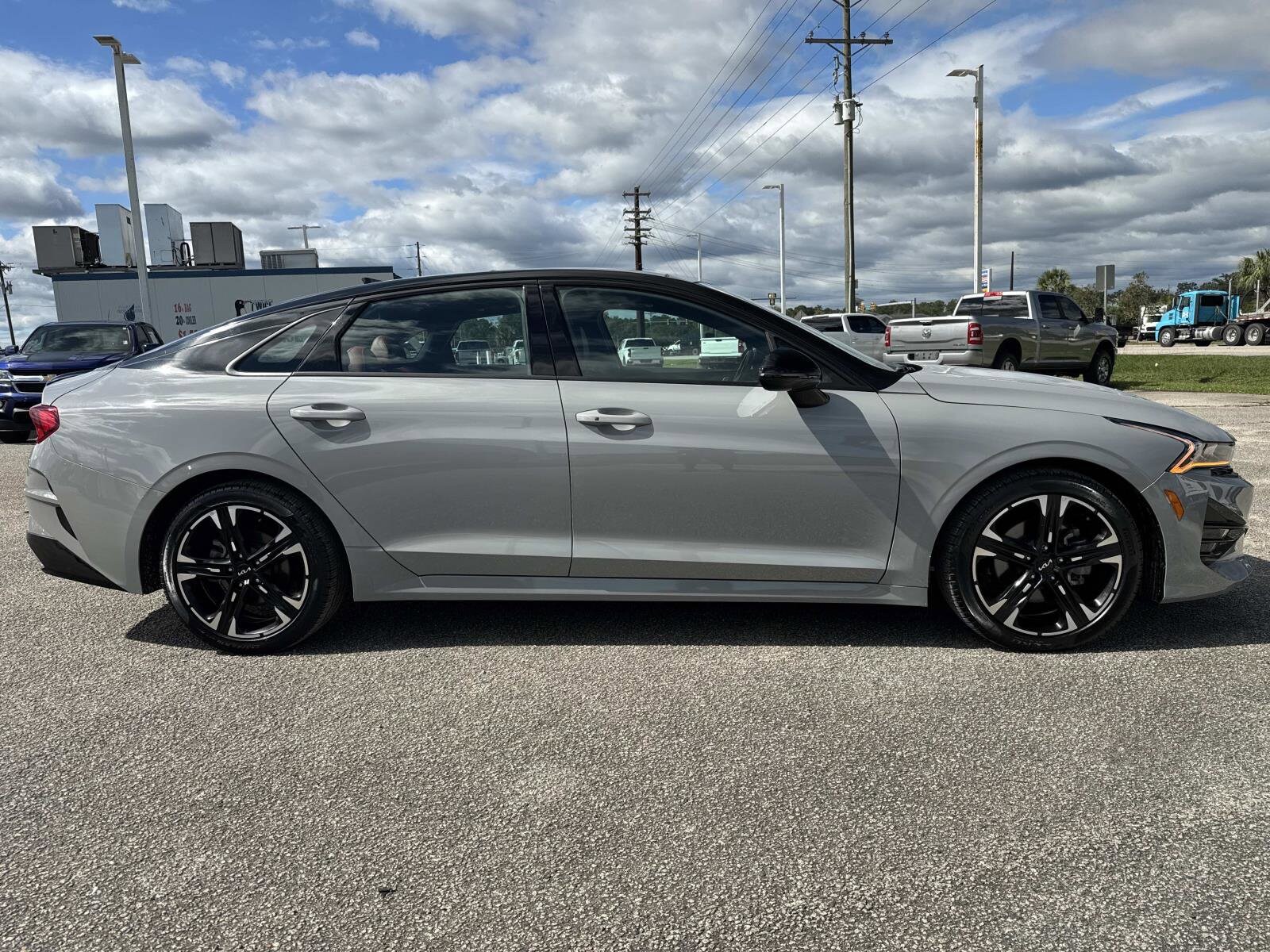 2024 Kia K5 GT-Line photo 2