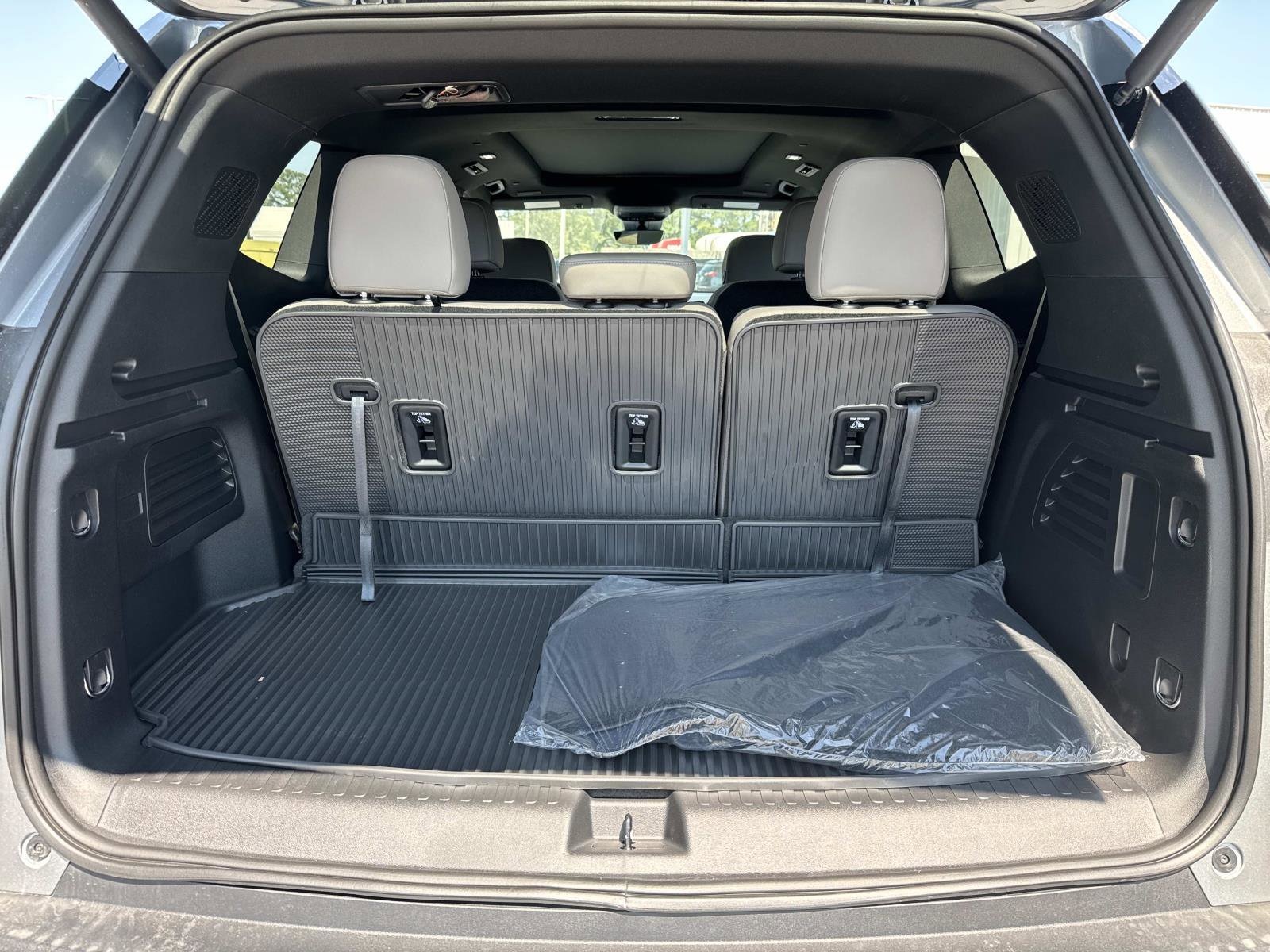 2026 GMC Acadia Elevation - Photo 11