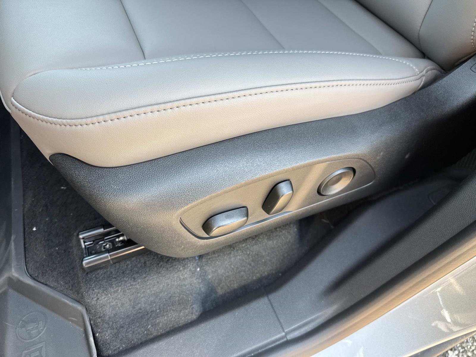 2026 GMC Acadia Elevation - Photo 23
