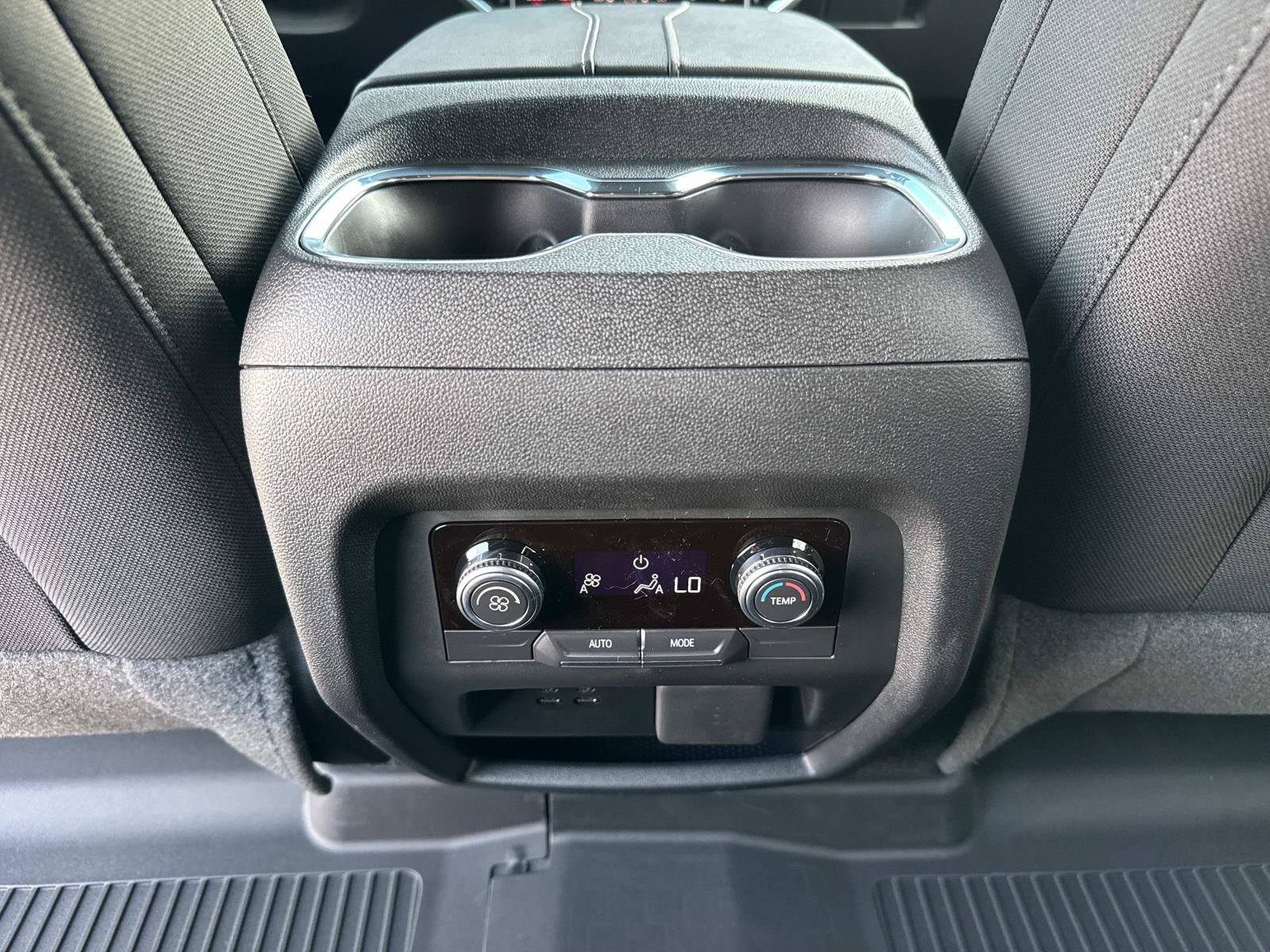 2026 GMC Acadia Elevation - Photo 18