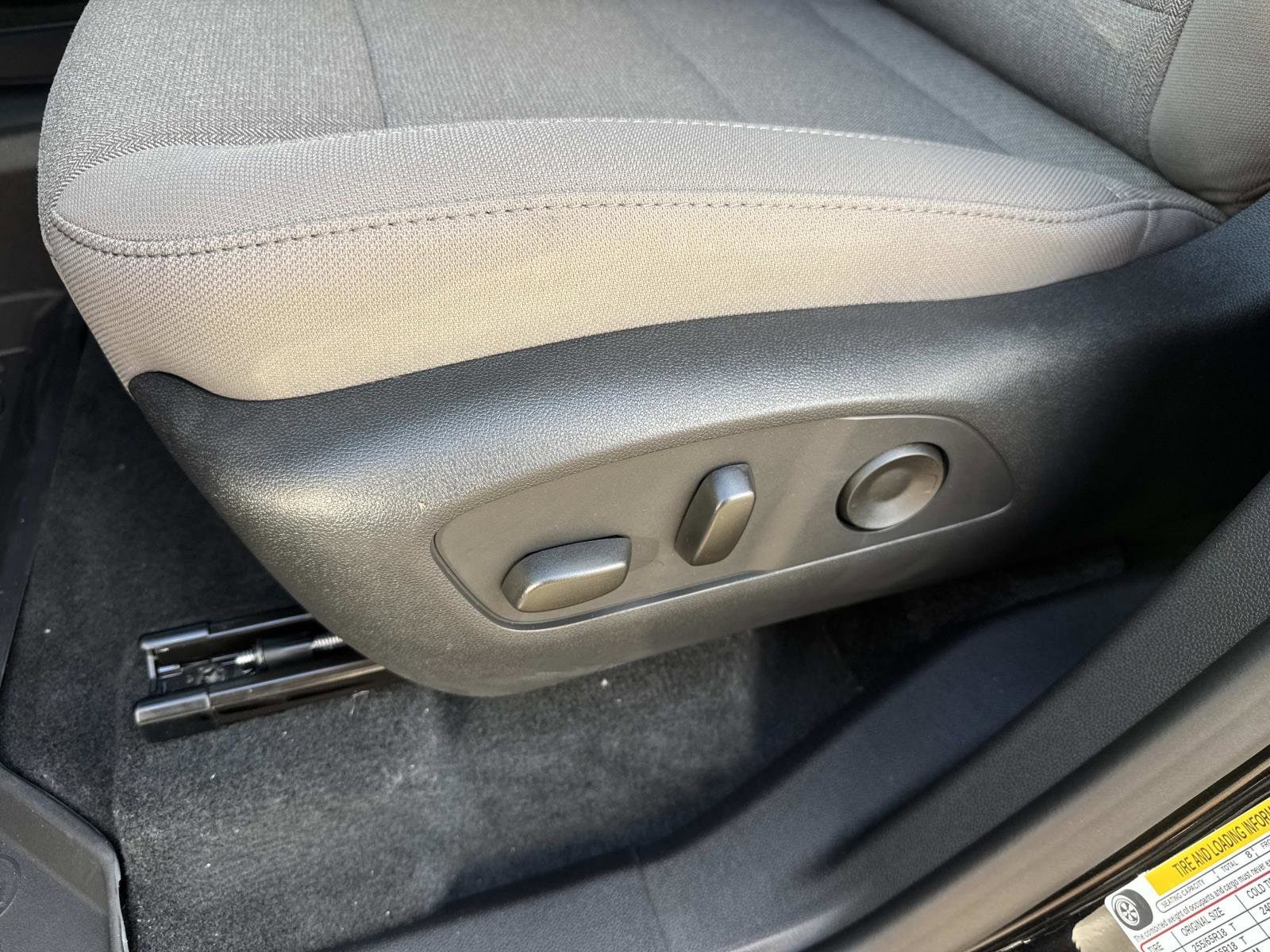 2026 GMC Acadia Elevation - Photo 23