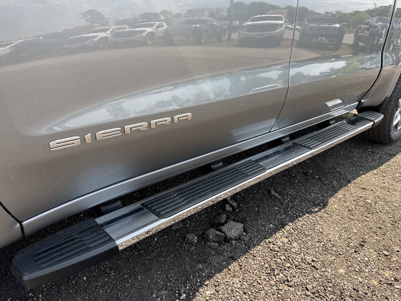2026 GMC Sierra 1500 SLT - Photo 11