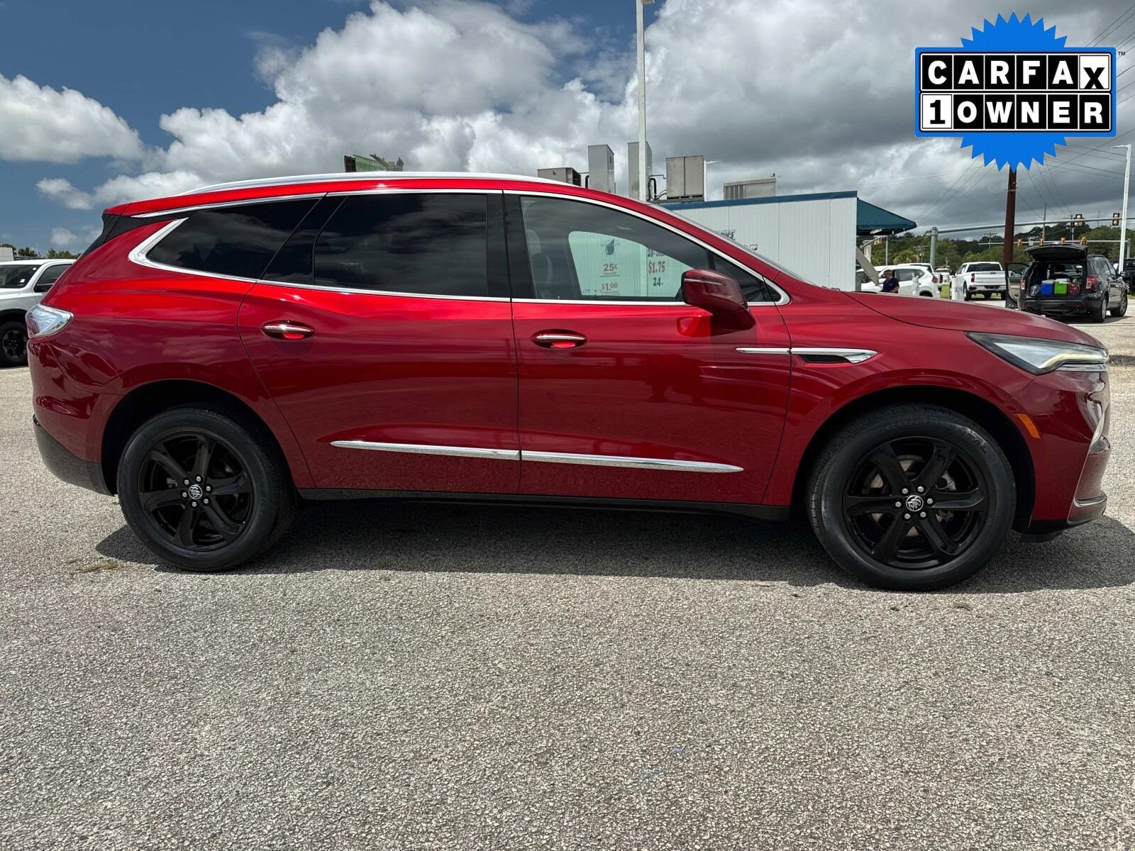 2023 Buick Enclave Essence photo 2