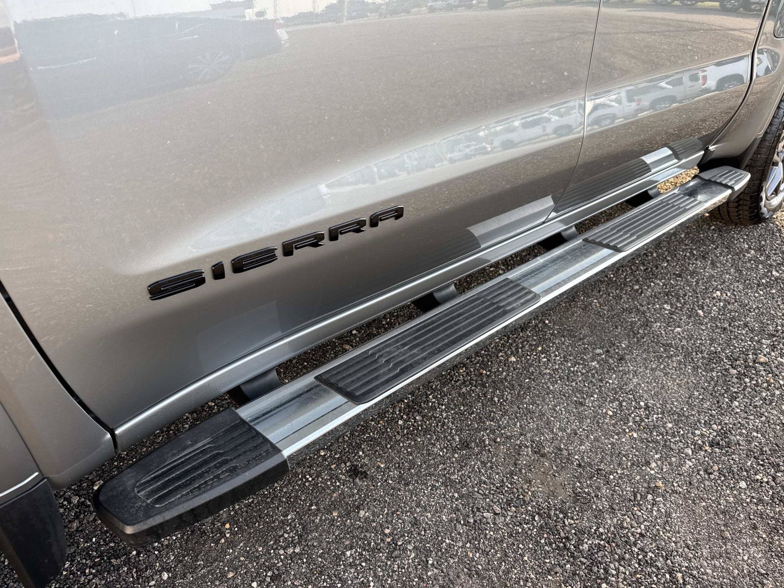 2026 GMC Sierra 1500 SLT - Photo 10