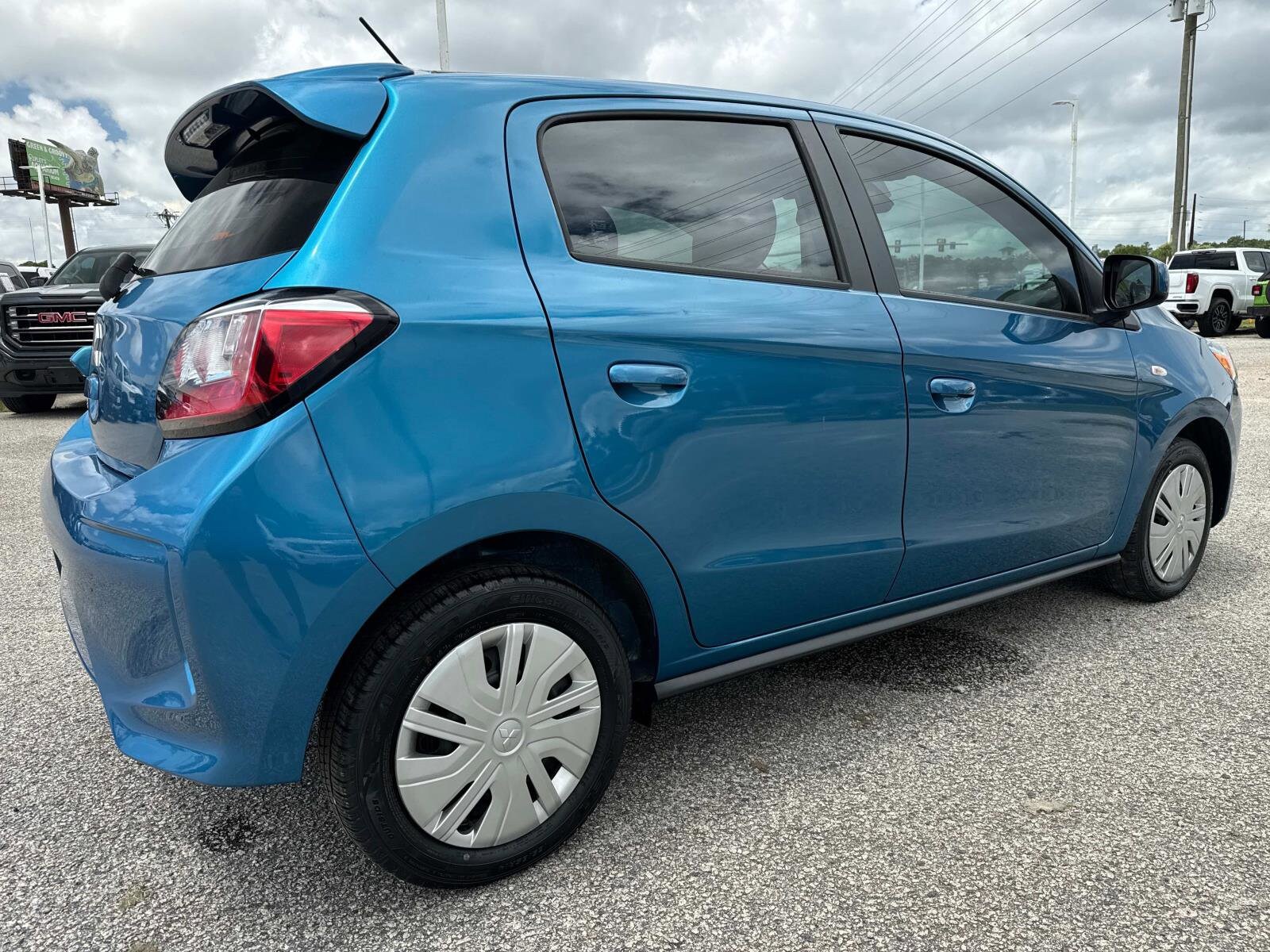 2023 Mitsubishi Mirage ES photo 3
