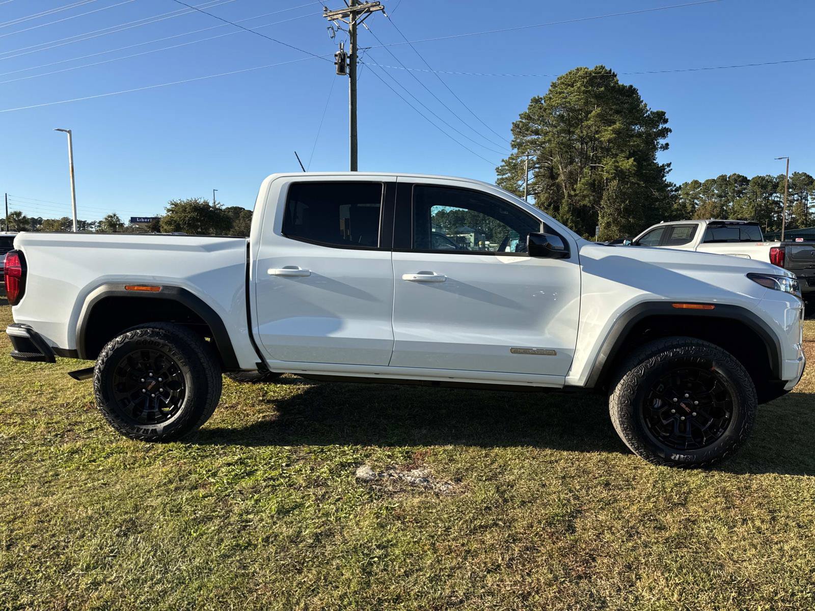 2026 GMC Canyon Elevation - Photo 2