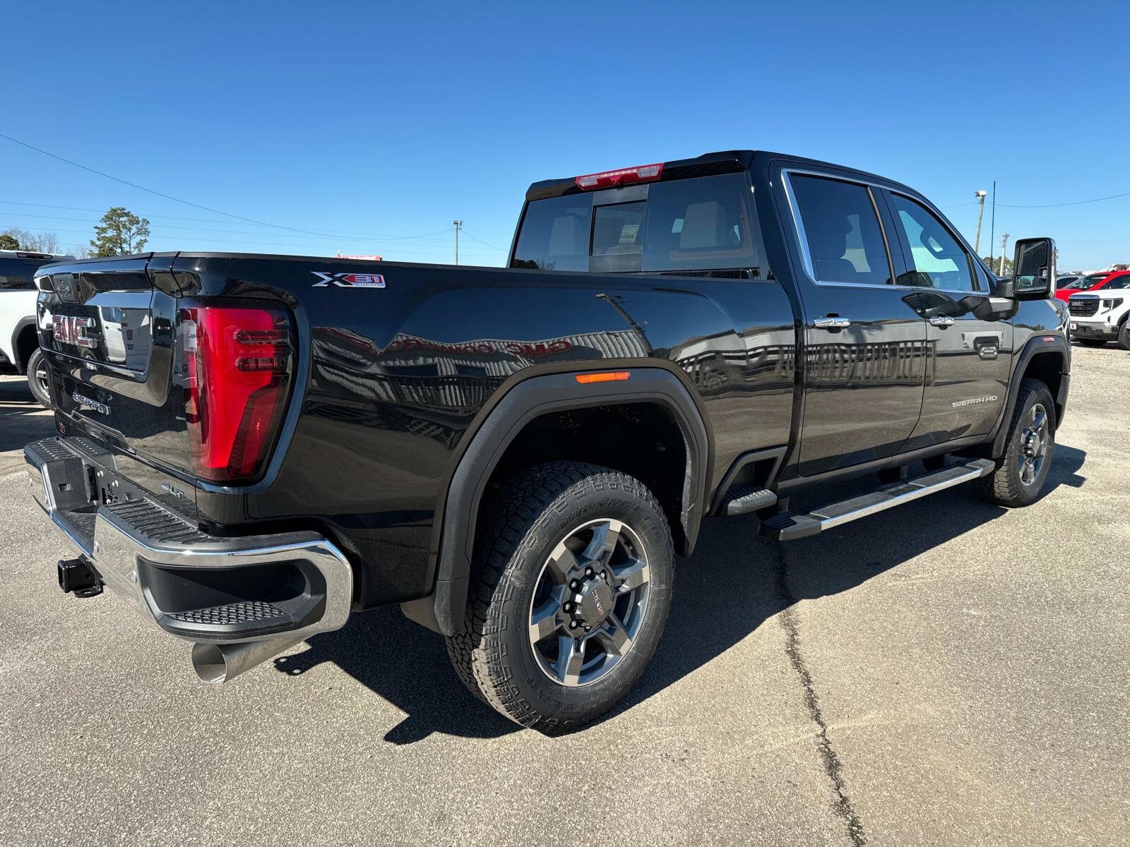 2025 Gmc Sierra 2500 HD SLT photo 3