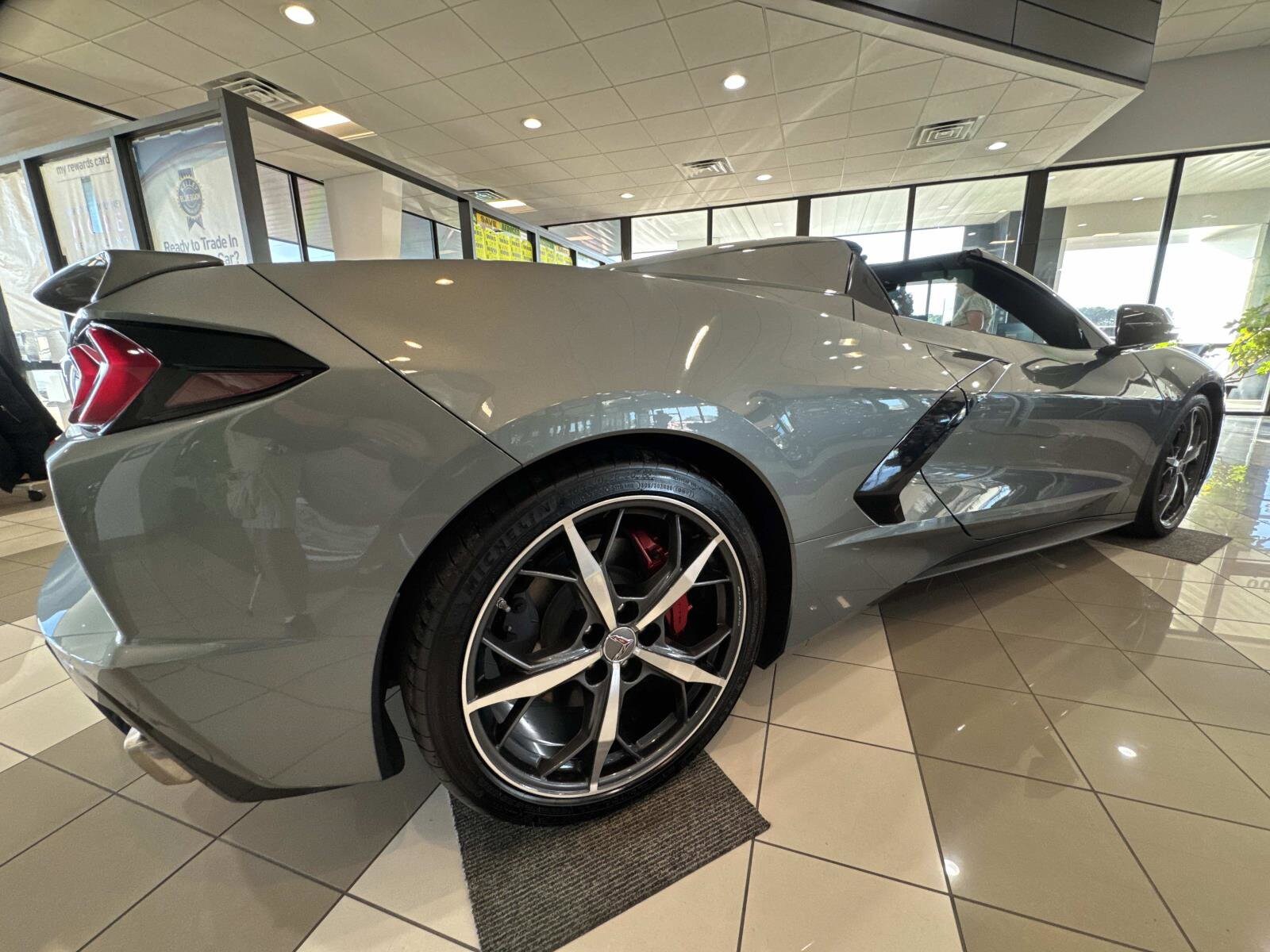 2023 Chevrolet Corvette Stingray 2LT photo 3