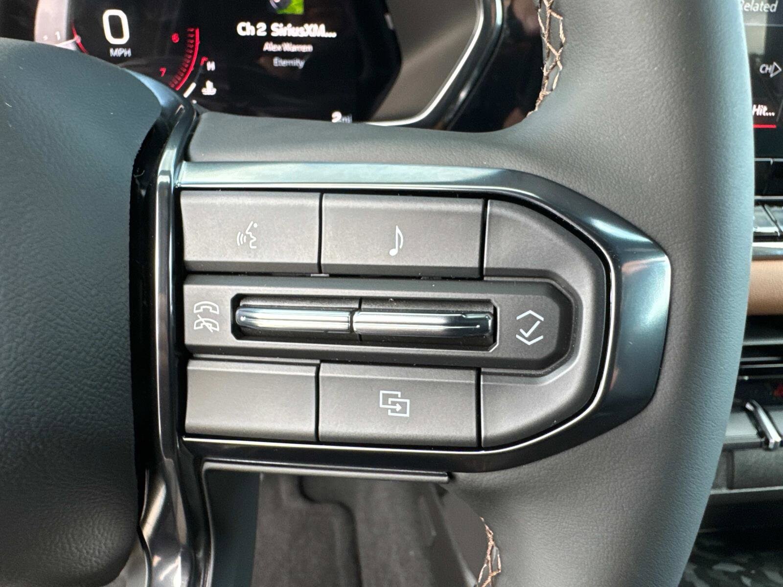 2025 GMC Canyon AT4 - Photo 34