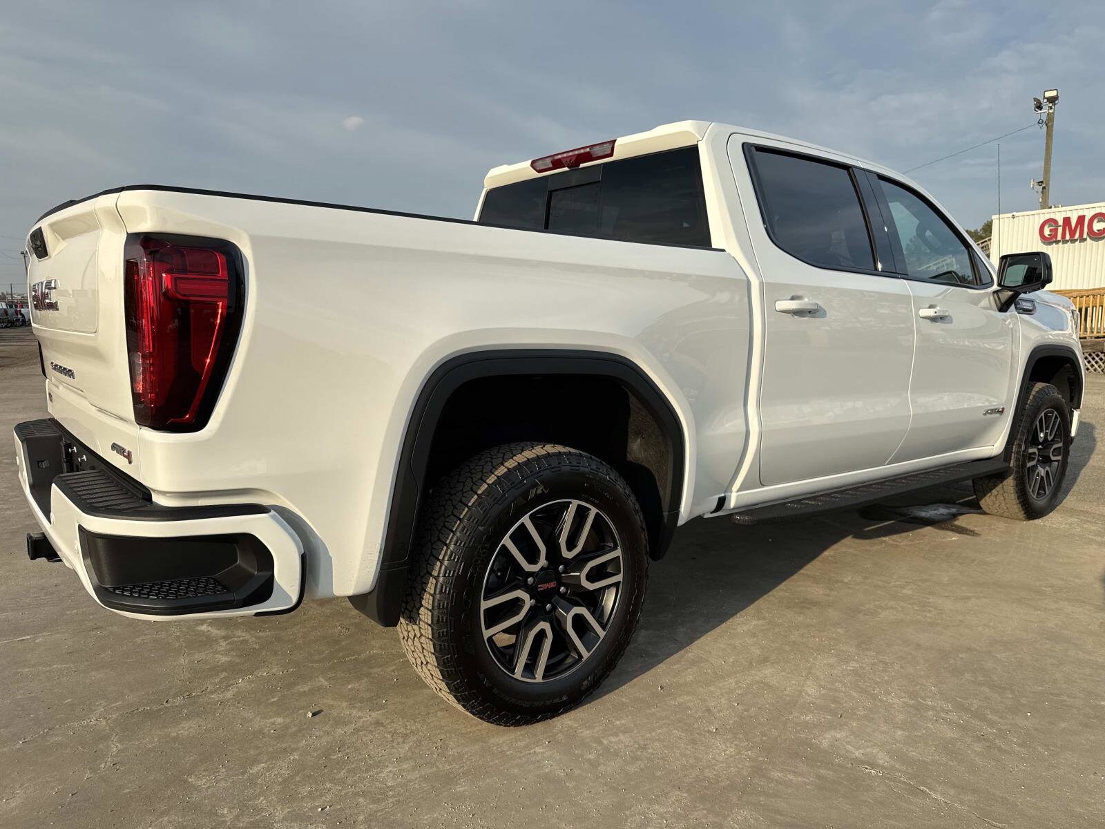 2026 Gmc Sierra 1500 AT4 photo 3