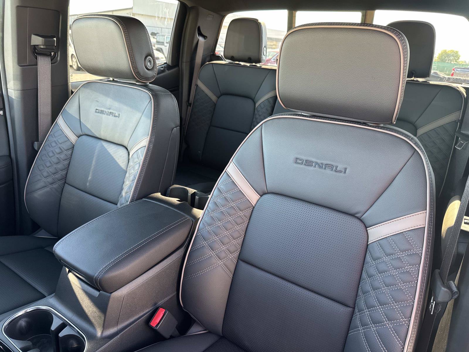 2026 GMC Canyon Denali - Photo 25