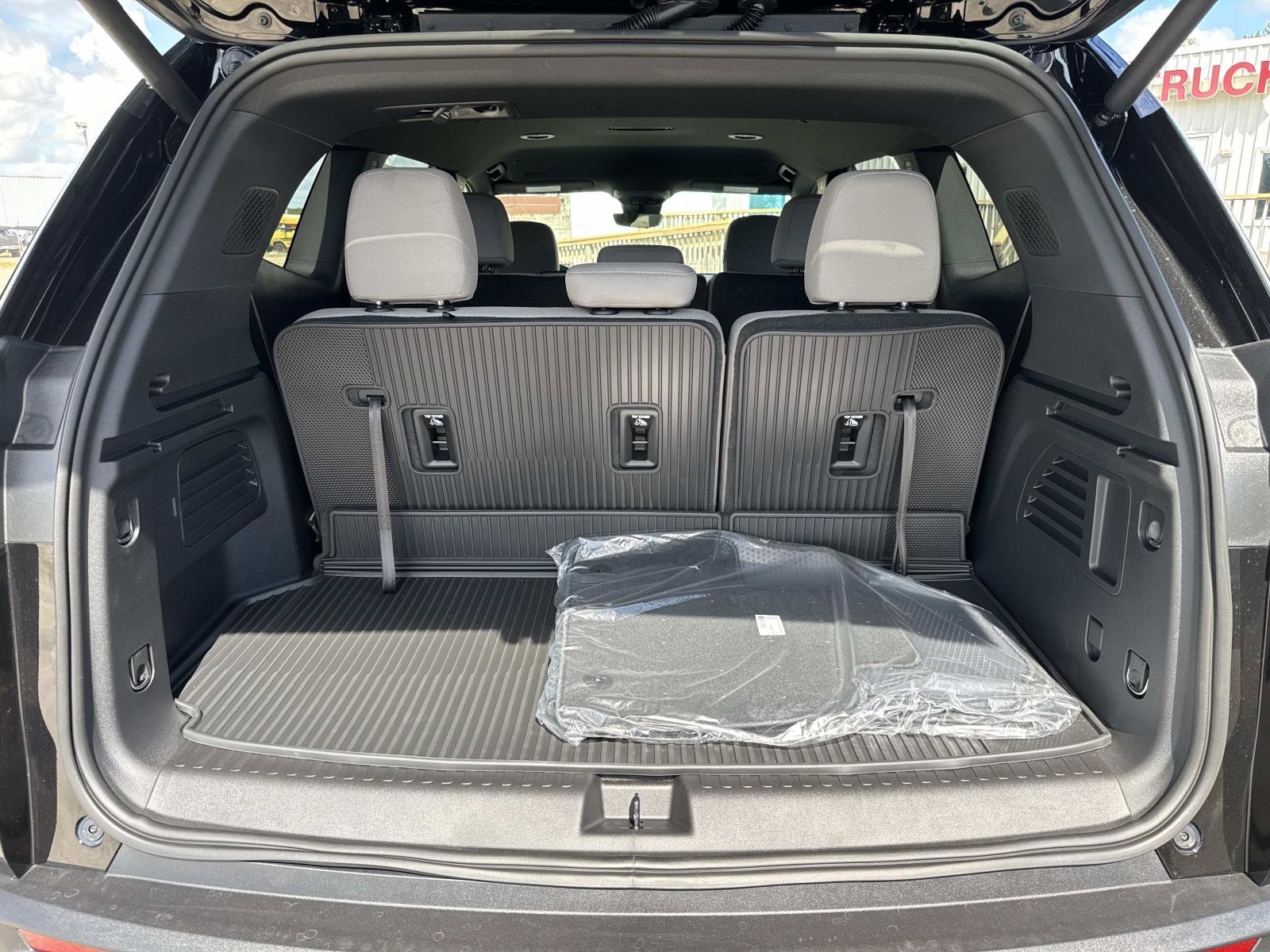 2026 GMC Acadia Elevation - Photo 11