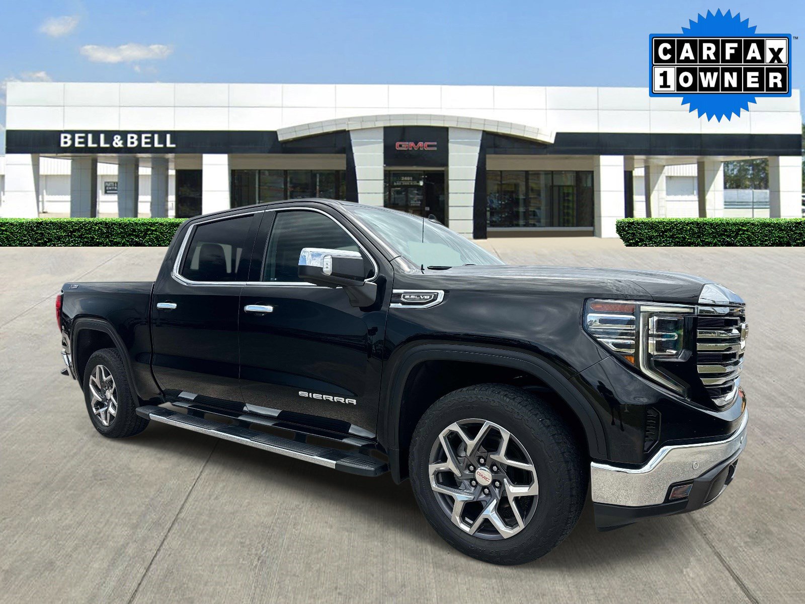 2022 GMC Sierra 4WD Crew Cab Standard Box SLT's photo