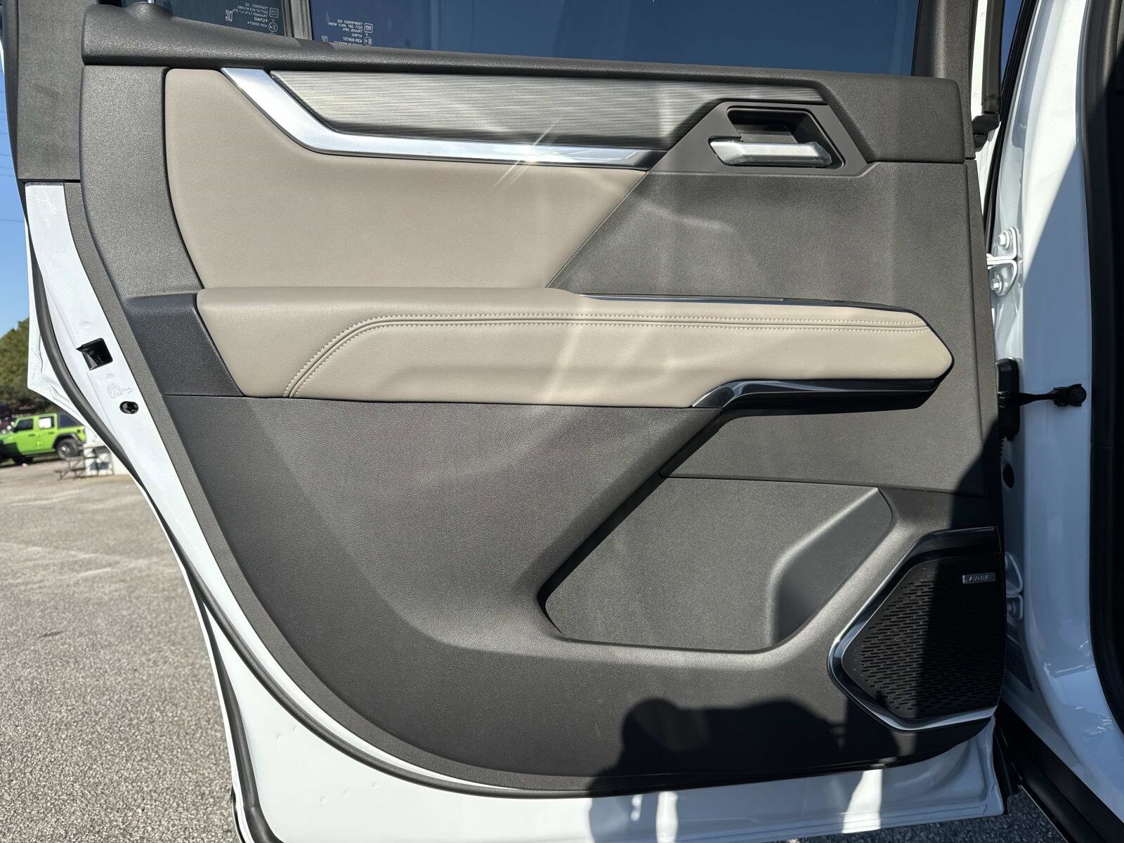 2026 GMC Acadia Elevation - Photo 12