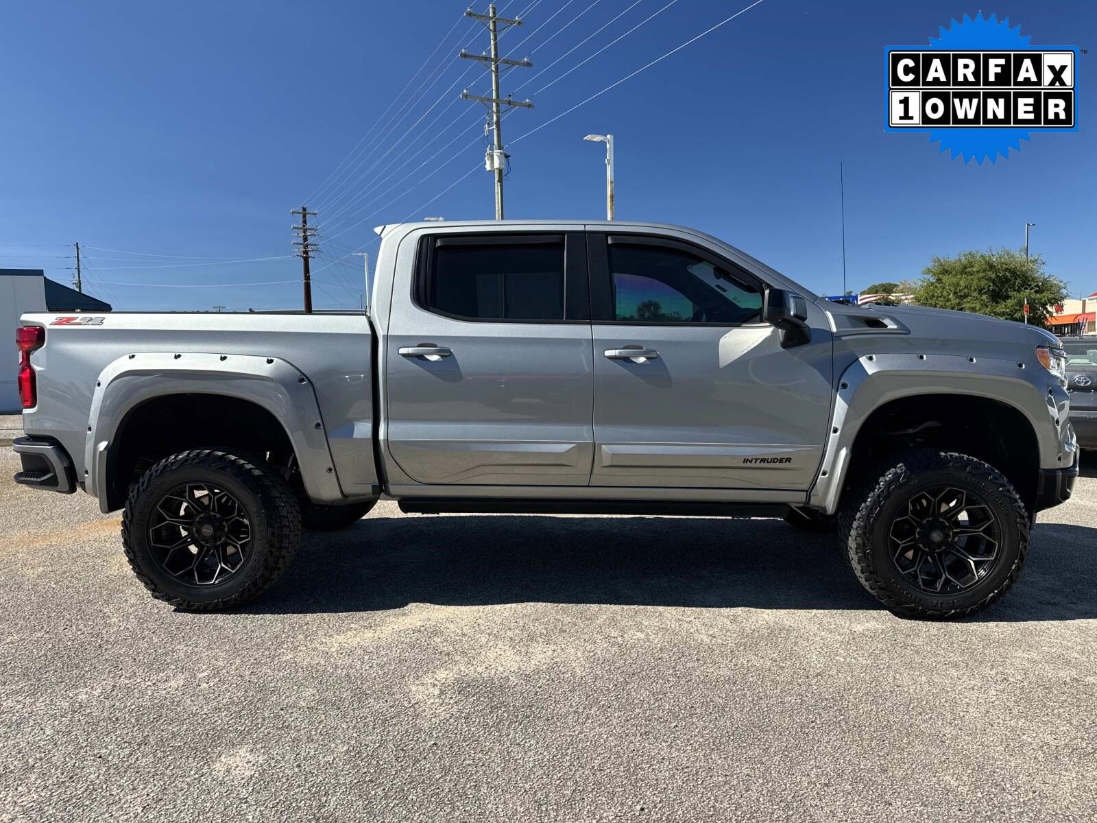 2023 Chevrolet Silverado 1500 RST photo 2