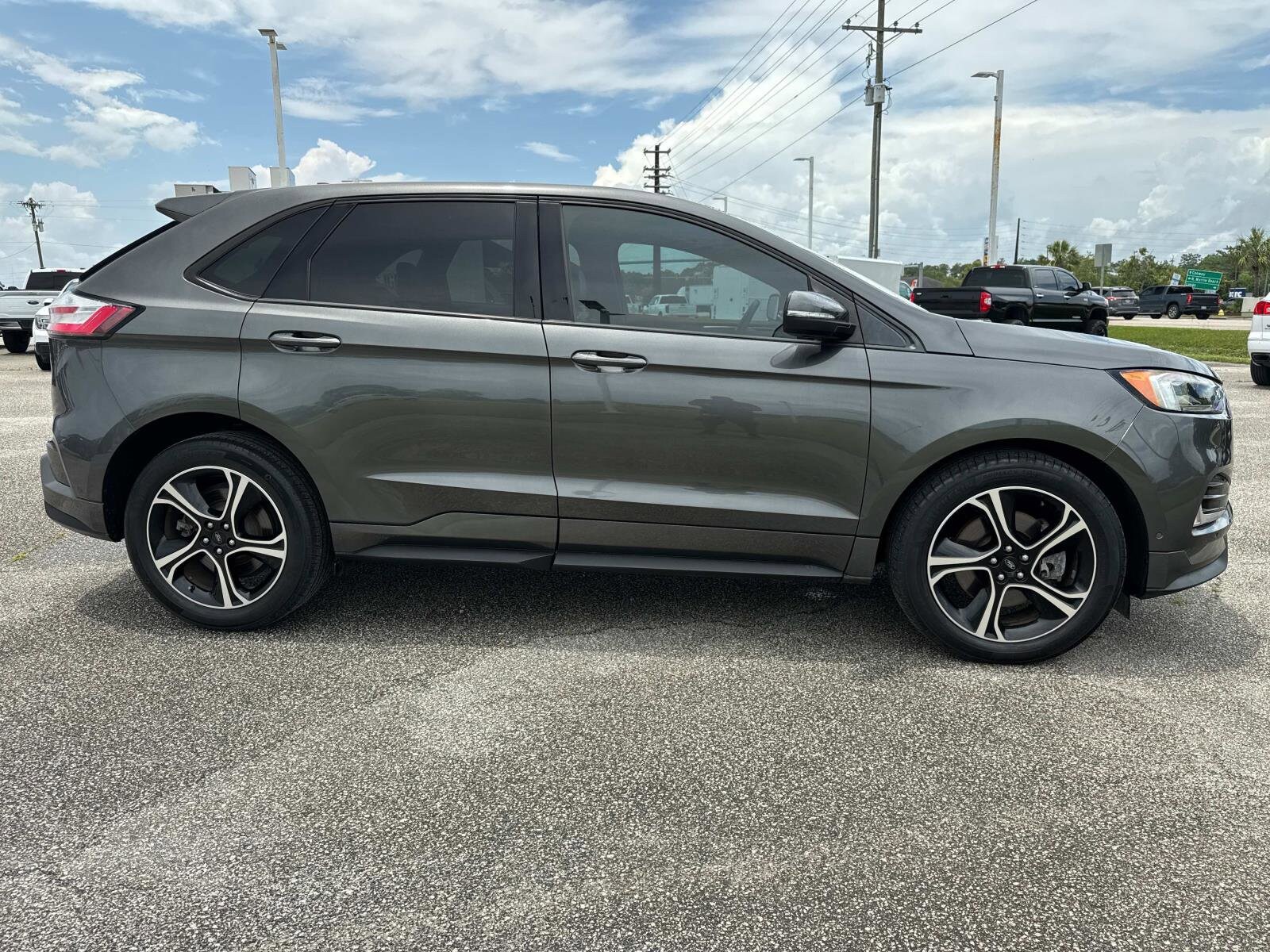 2019 Ford Edge ST photo 2