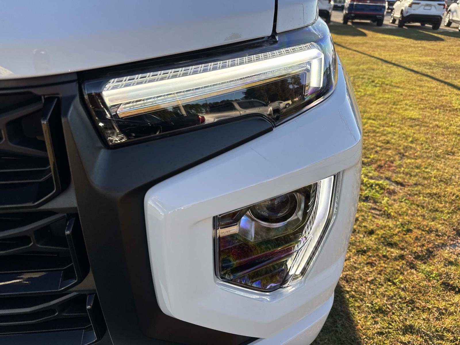 2026 GMC Canyon Elevation - Photo 9