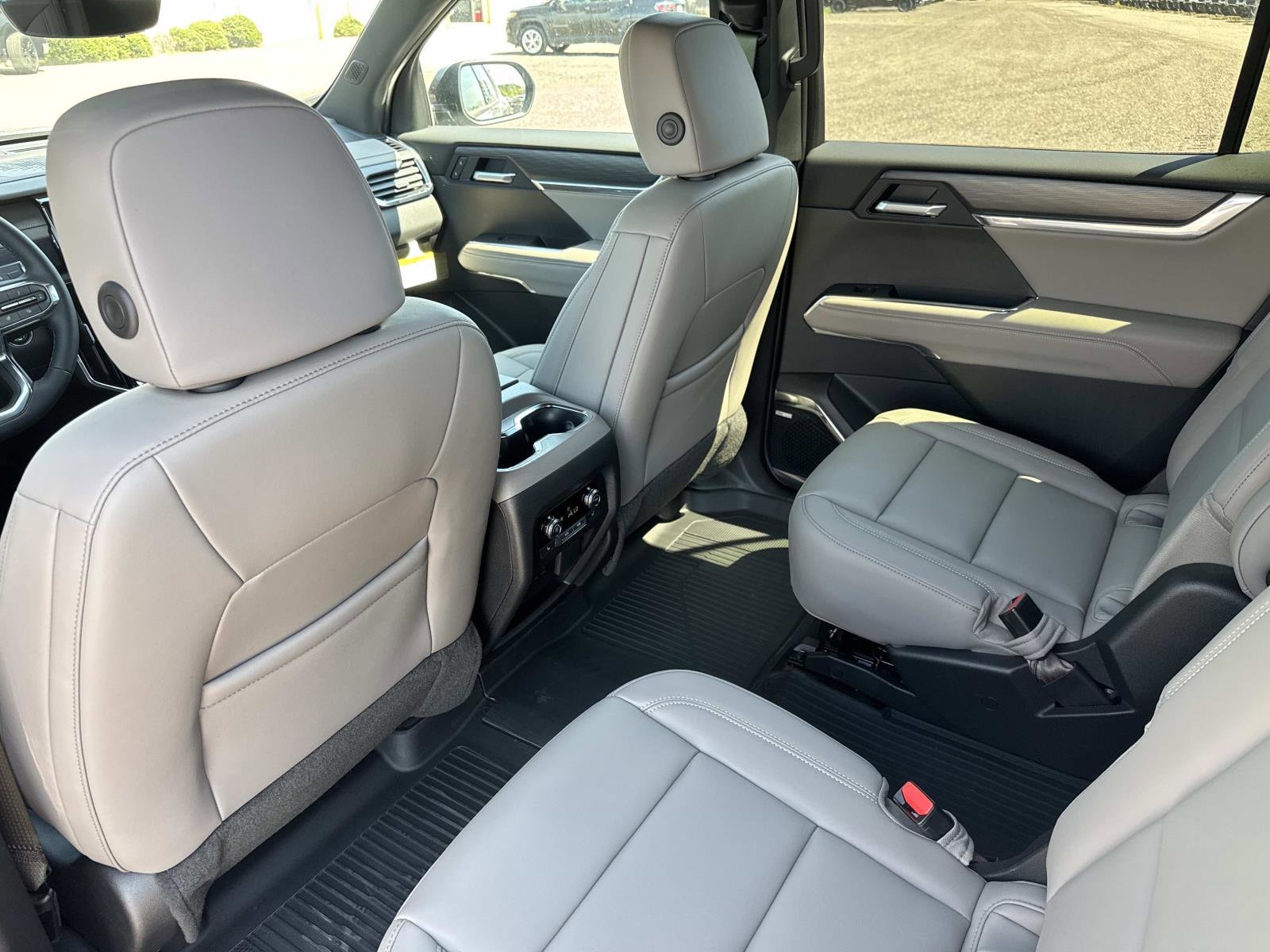 2026 GMC Acadia Elevation - Photo 15