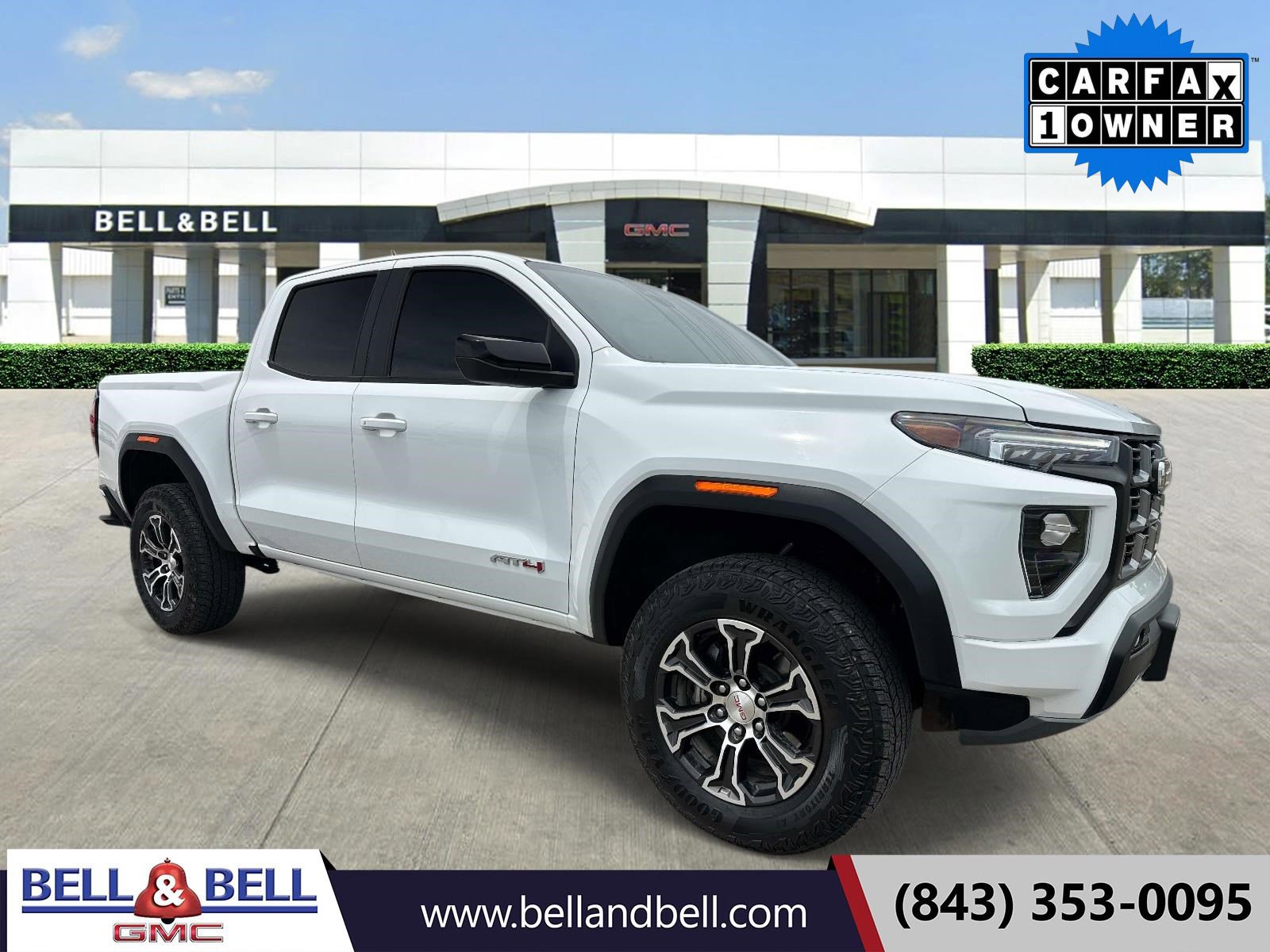 2025 GMC Canyon 4WD AT4 Crew Cab Short Box's photo
