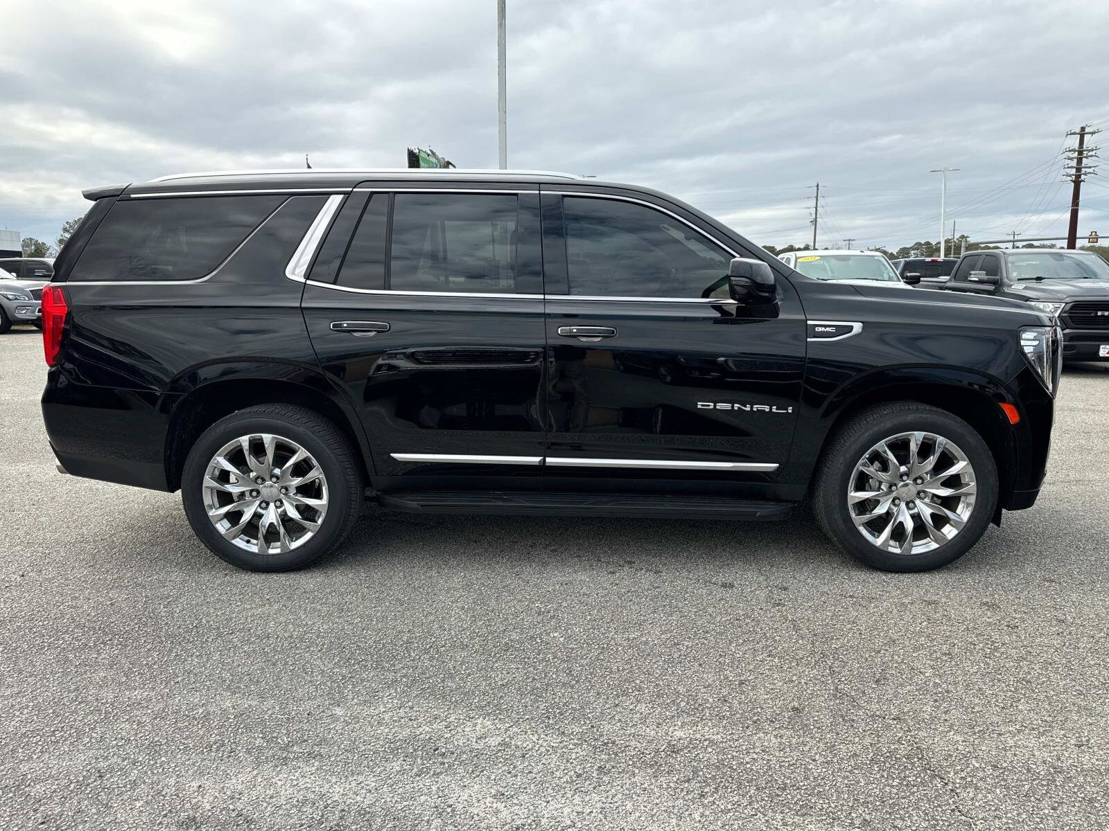 2021 Gmc Yukon Denali photo 2