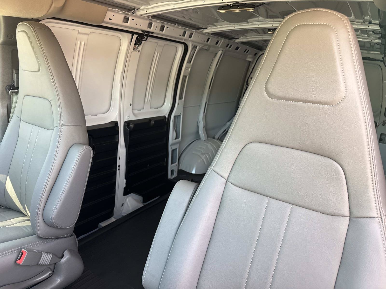 2026 GMC Savana Cargo Work Van - Photo 20