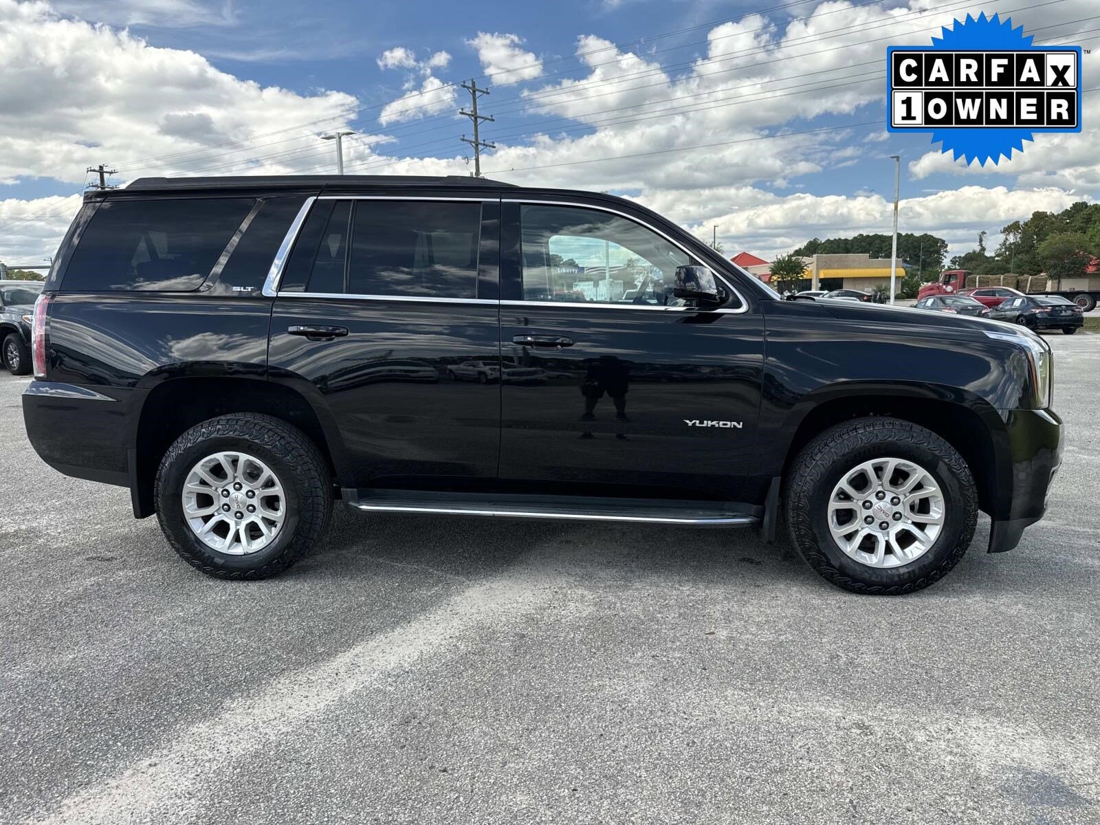 2019 Gmc Yukon SLT photo 2