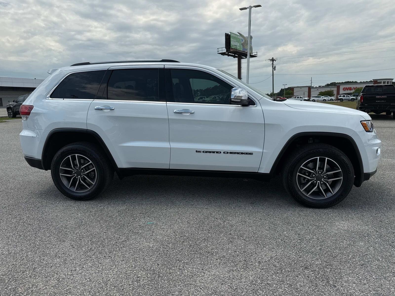 2022 Jeep Grand Cherokee Limited photo 2