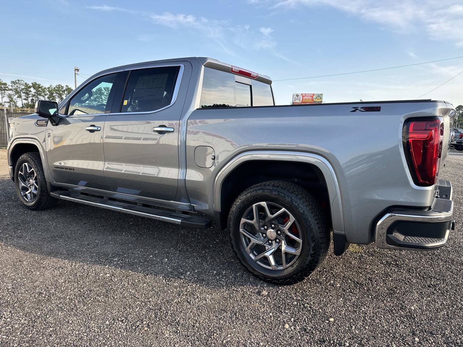 2026 GMC Sierra 1500 SLT - Photo 4