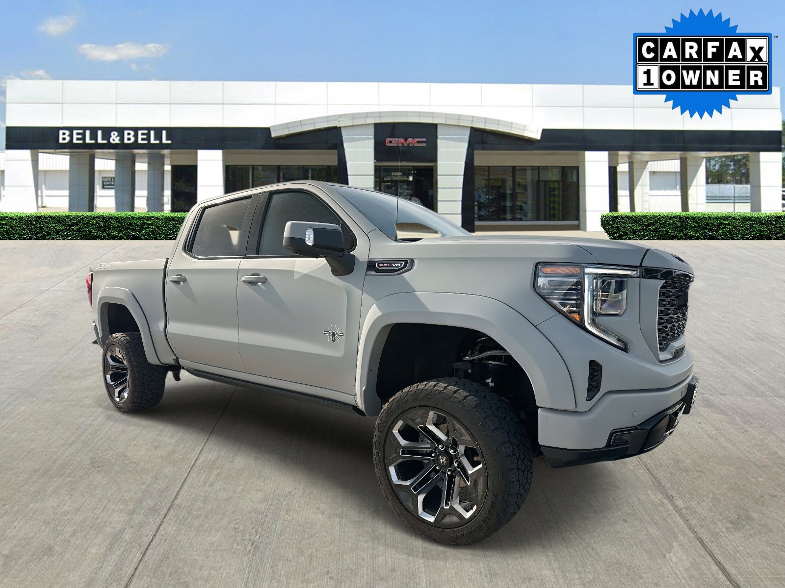 2023 GMC Sierra 1500 AT4's photo