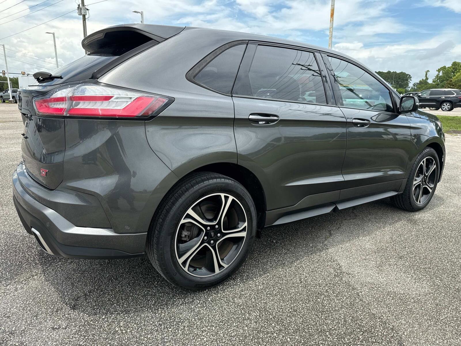 2019 Ford Edge ST photo 3
