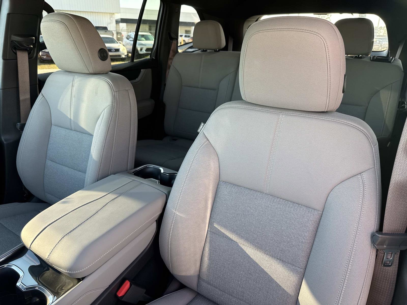 2026 GMC Acadia Elevation - Photo 24