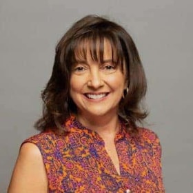 Staff member Tammy Bell Floyd from 21b8aa36f8e8