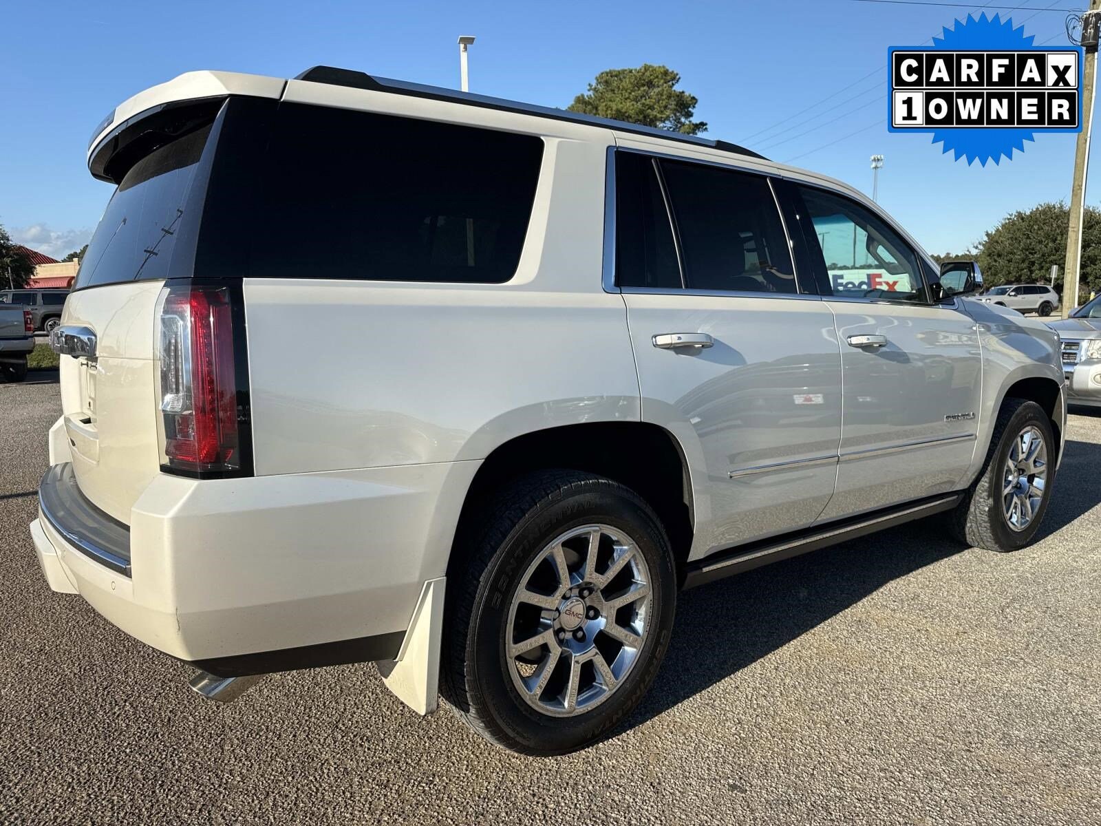 2015 Gmc Yukon Denali photo 2