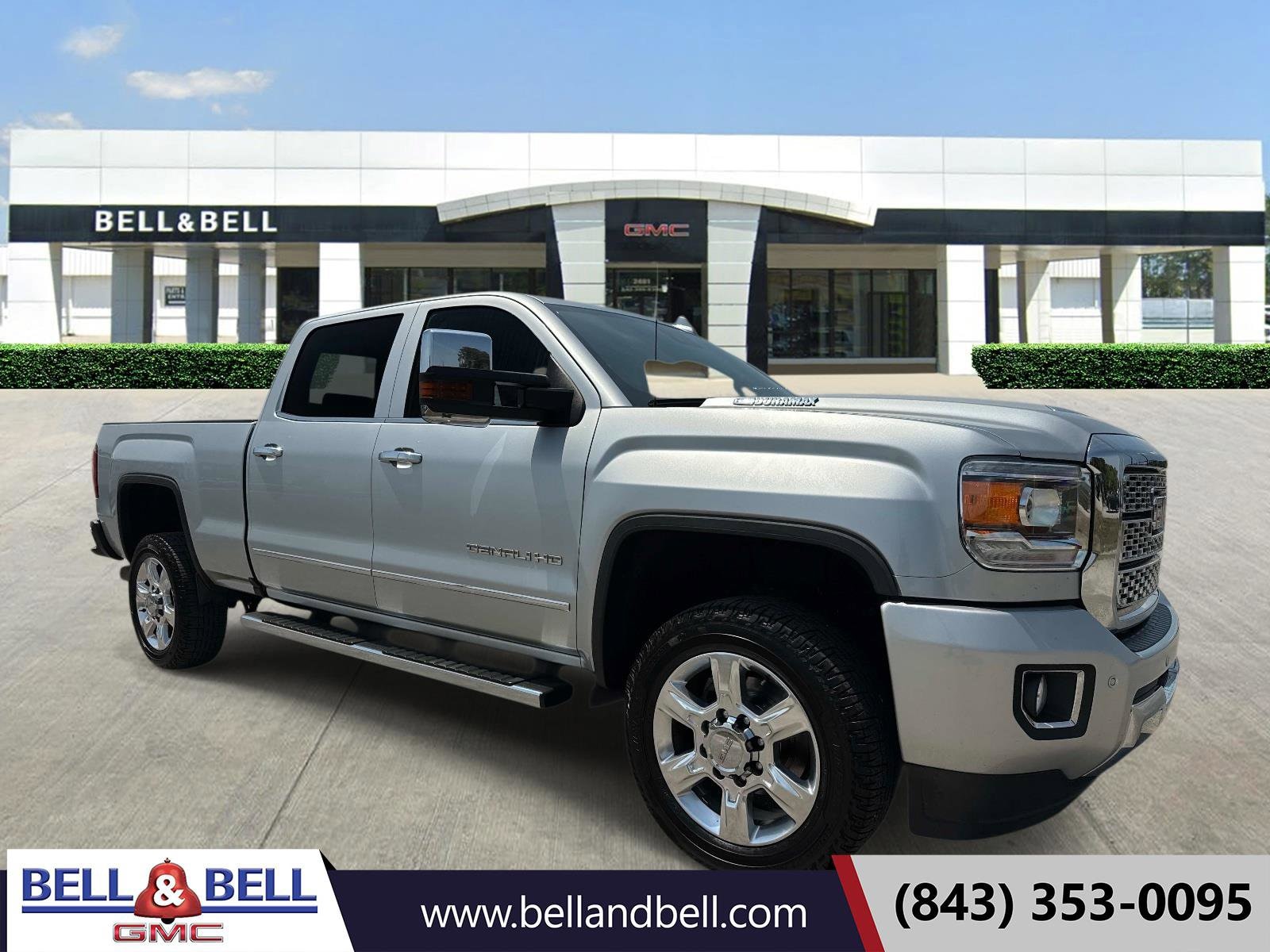 2018 GMC Sierra 4WD Crew Cab Standard Box Denali's photo