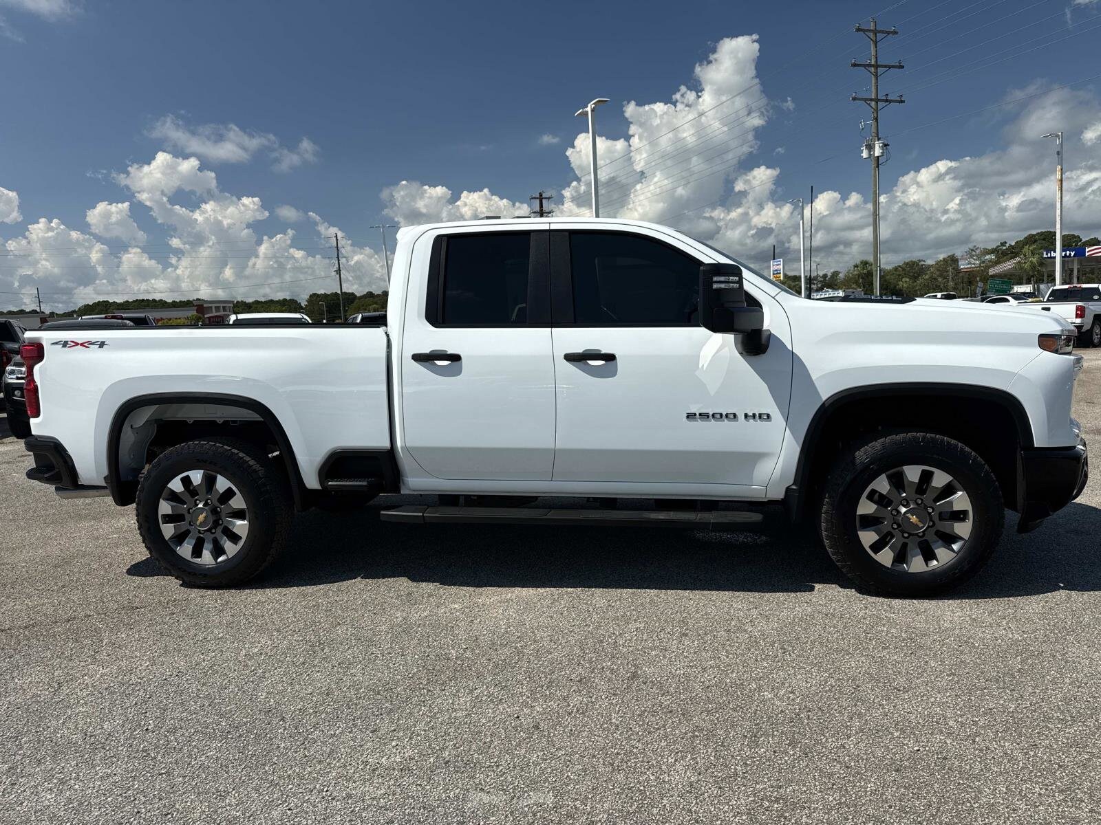 2025 Chevrolet Silverado 2500HD Custom photo 2