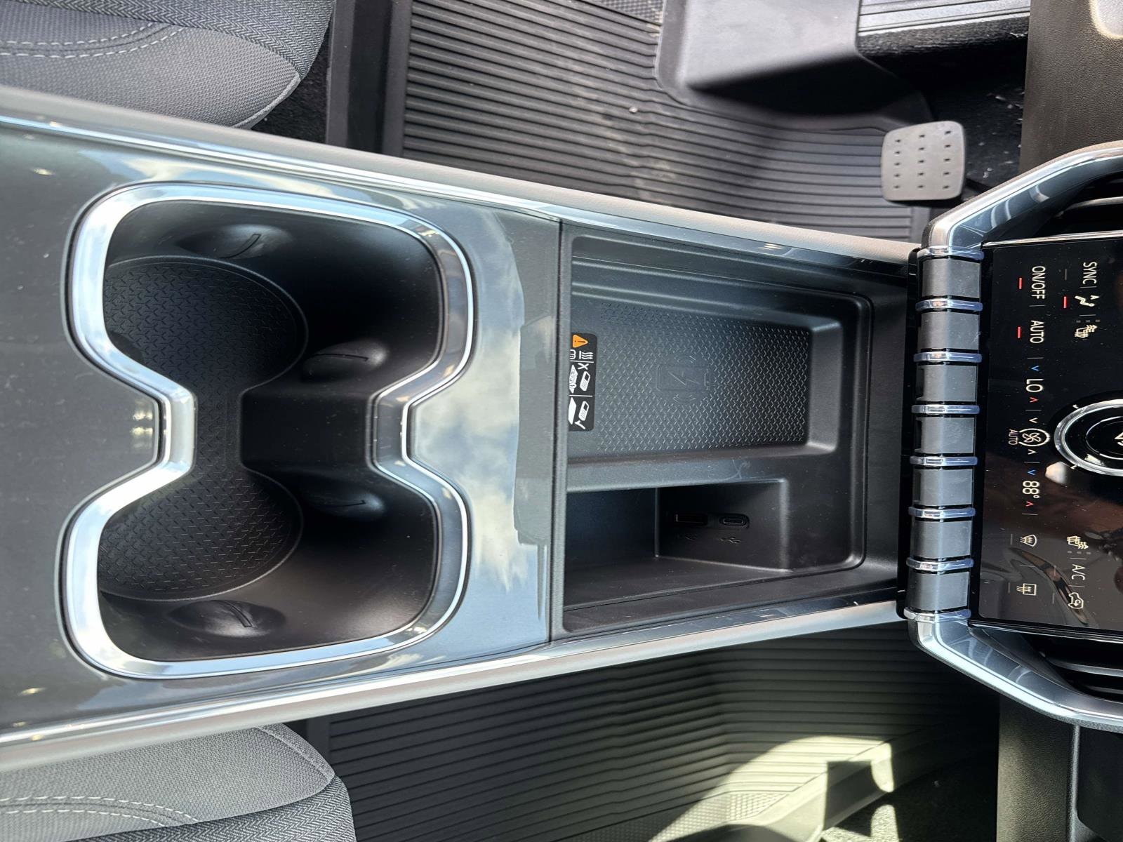 2026 GMC Acadia Elevation - Photo 31