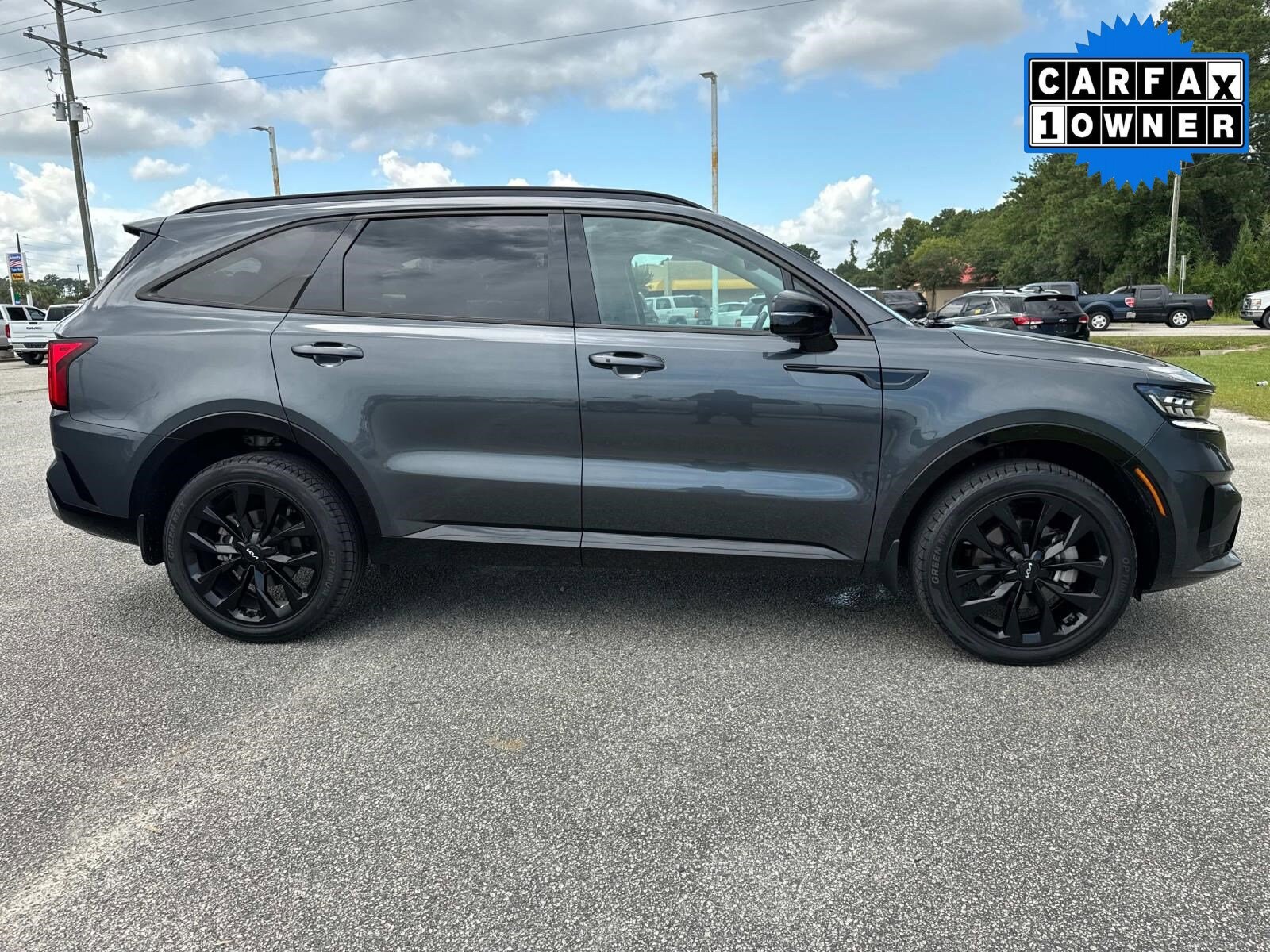 2023 Kia Sorento SX photo 2
