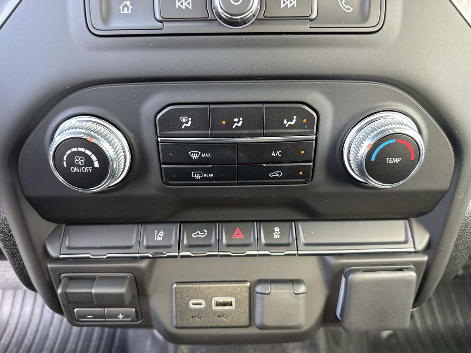 2025 GMC Sierra 3500HD Pro - Photo 24
